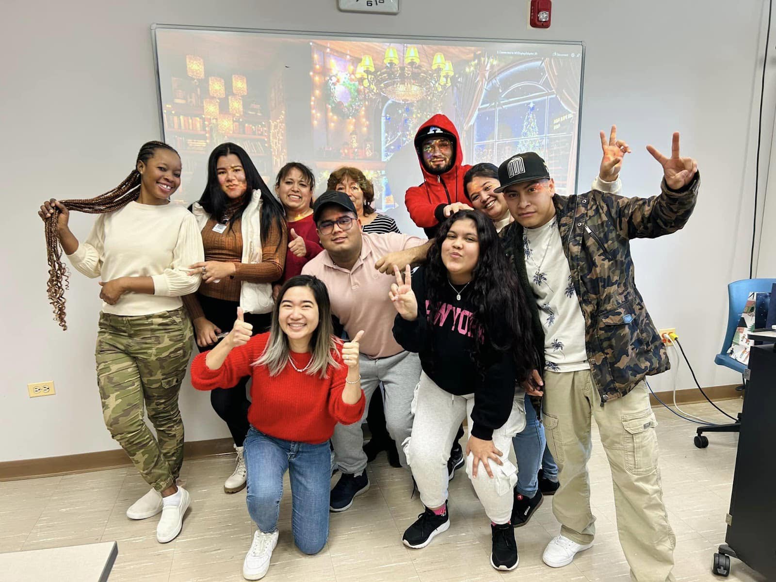 Chị Thảo Nguyên và các sinh viên tại trường Wibur Wright College, Chicago, Mỹ