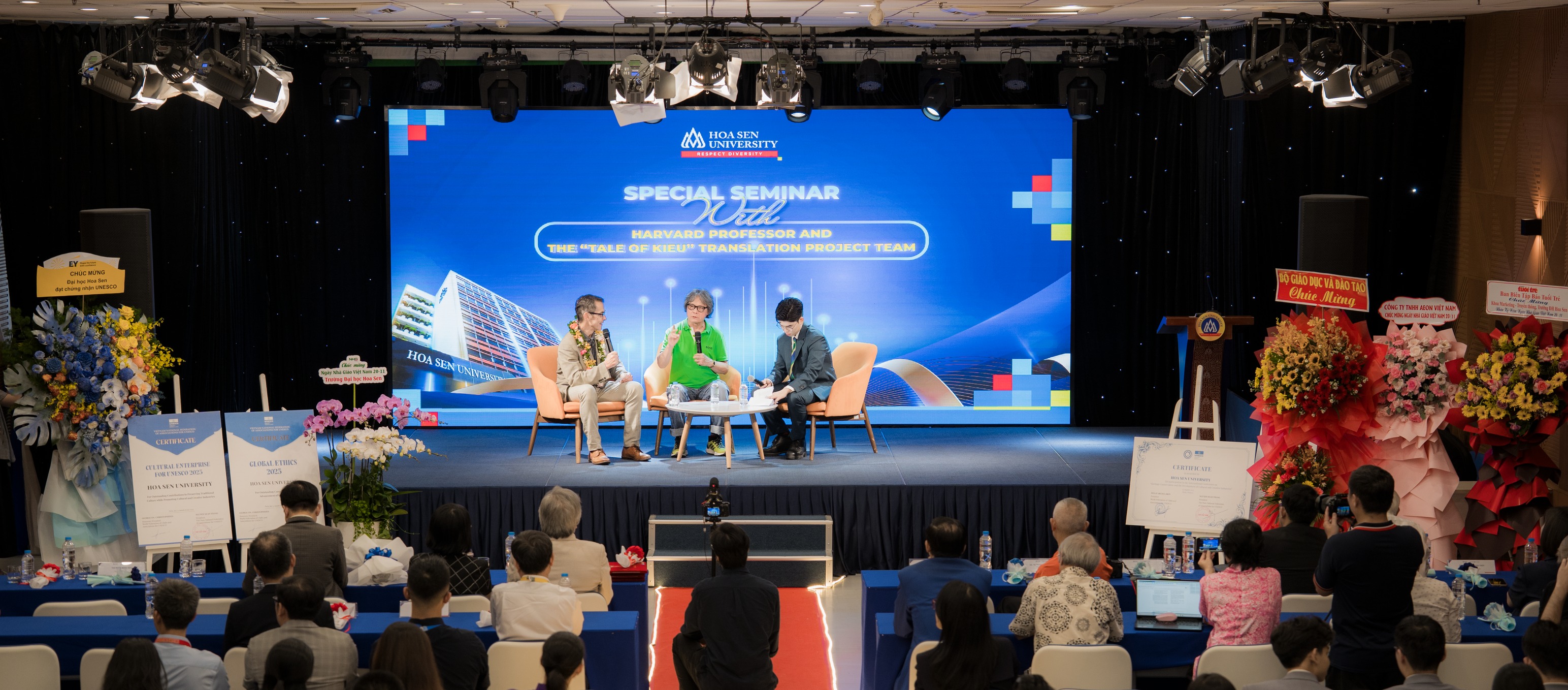 Buổi nói chuyện chuyên đề cùng Giáo sư John Stauffer (Giáo sư Khoa Văn, Đại học Harvard) và Nhà thơ - dịch giả Nguyễn Đỗ (thành viên dự án dịch Truyện Kiều)