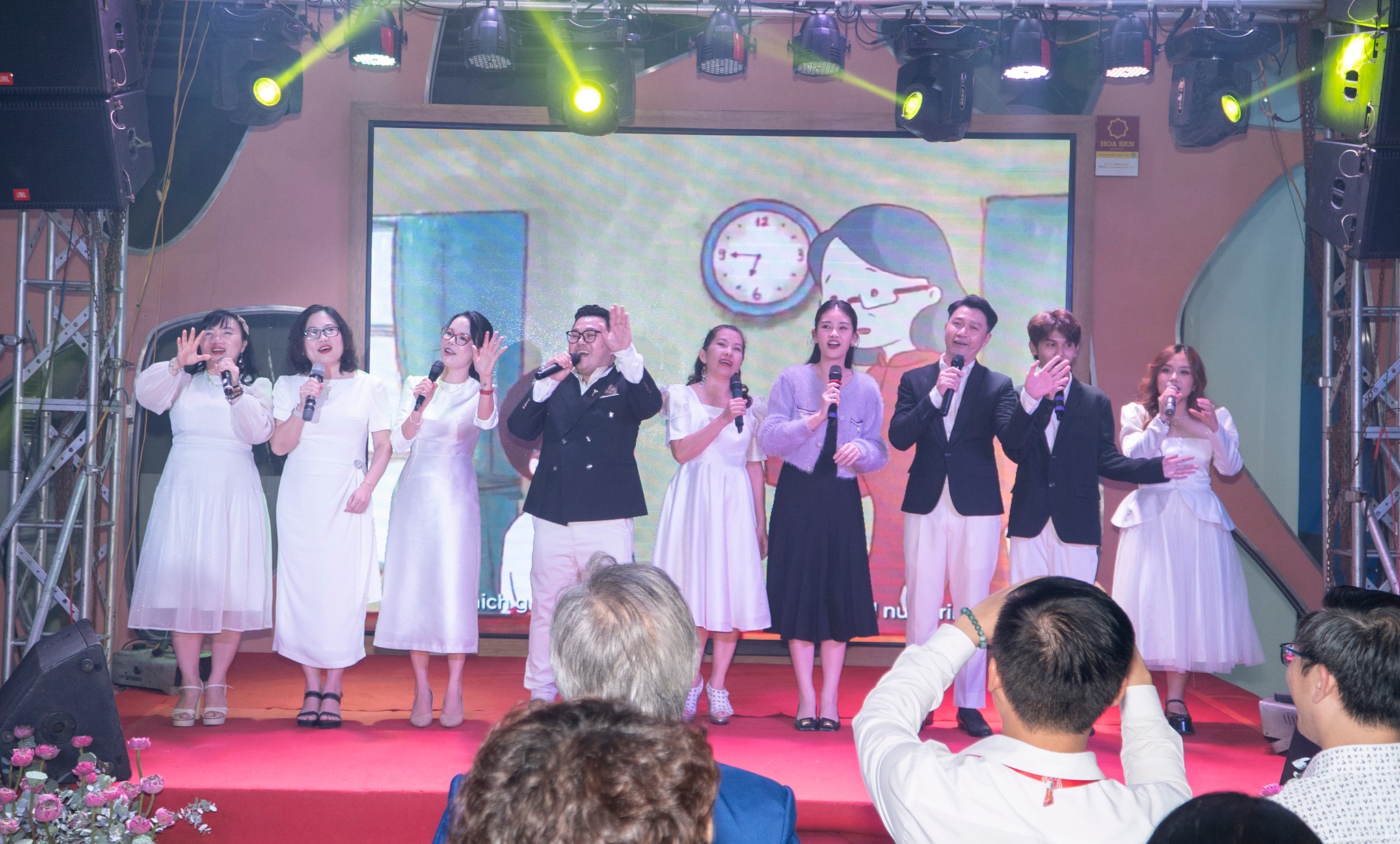 Đêm nhạc "Hoa Sen tri ân - Hòa nhịp yêu thương": Bản giao hưởng của giai điệu, sự tri ân và kết nối