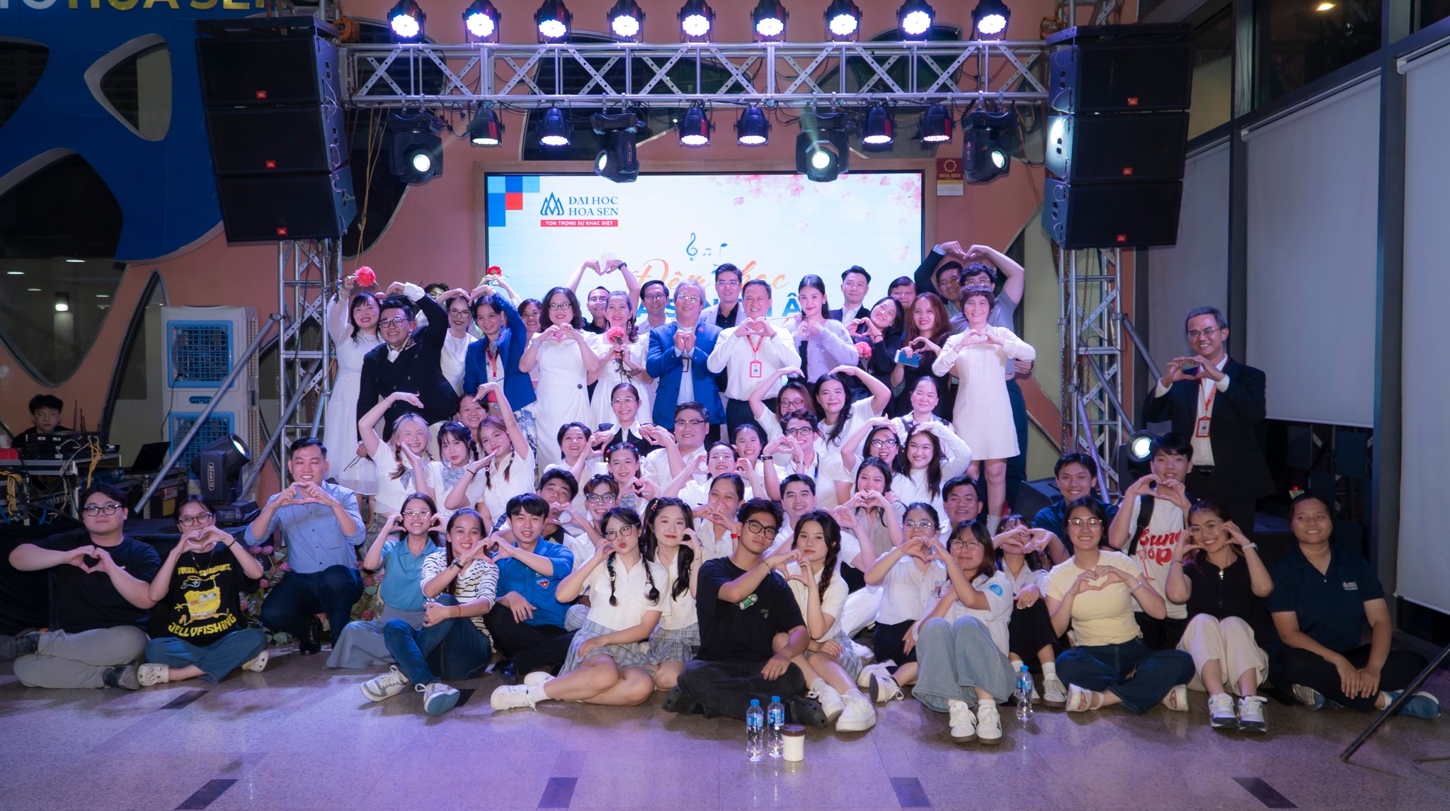 Đêm nhạc “Hoa Sen tri ân – Hòa nhịp yêu thương”: Bản giao hưởng của giai điệu, sự tri ân và kết nối