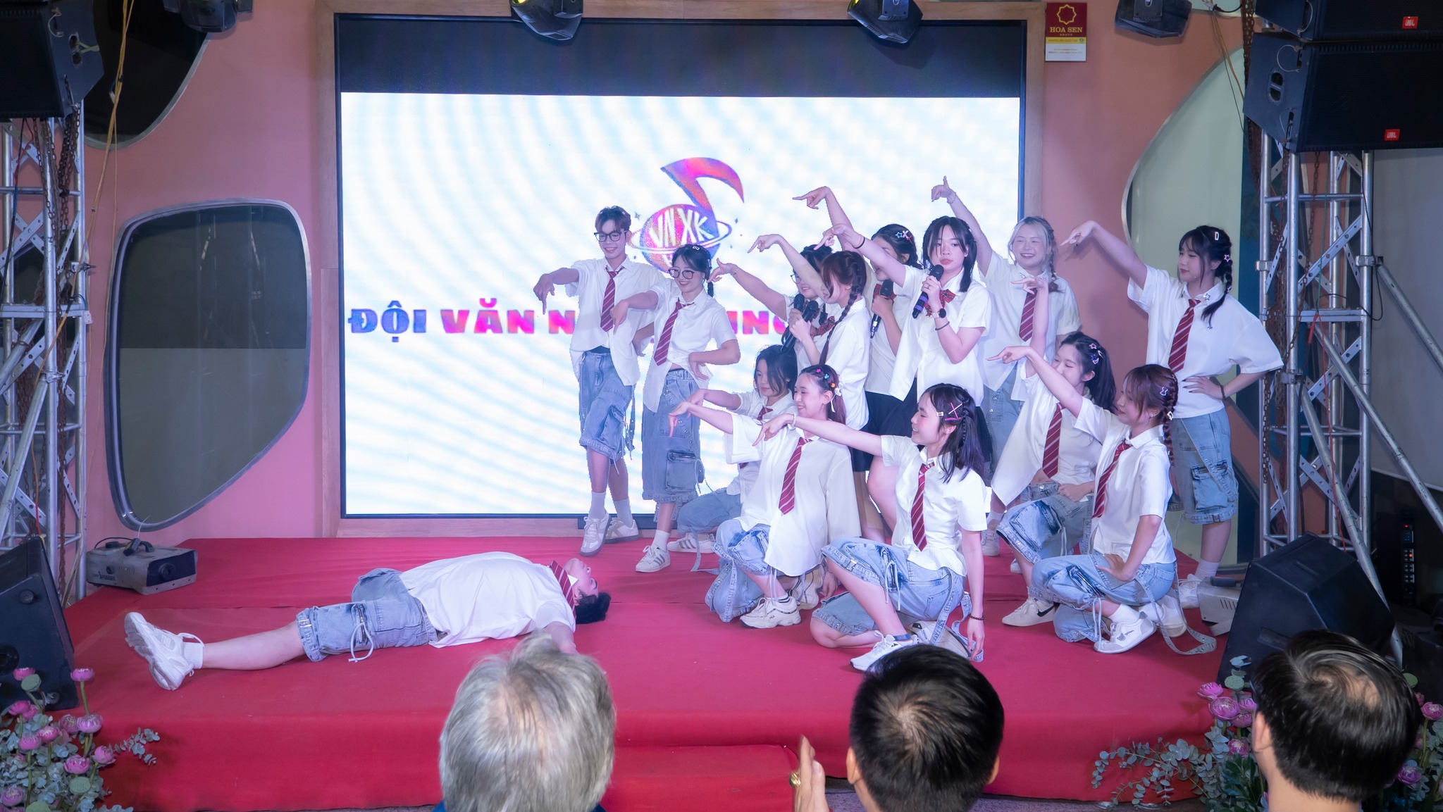 Đêm nhạc "Hoa Sen tri ân - Hòa nhịp yêu thương": Bản giao hưởng của giai điệu, sự tri ân và kết nối