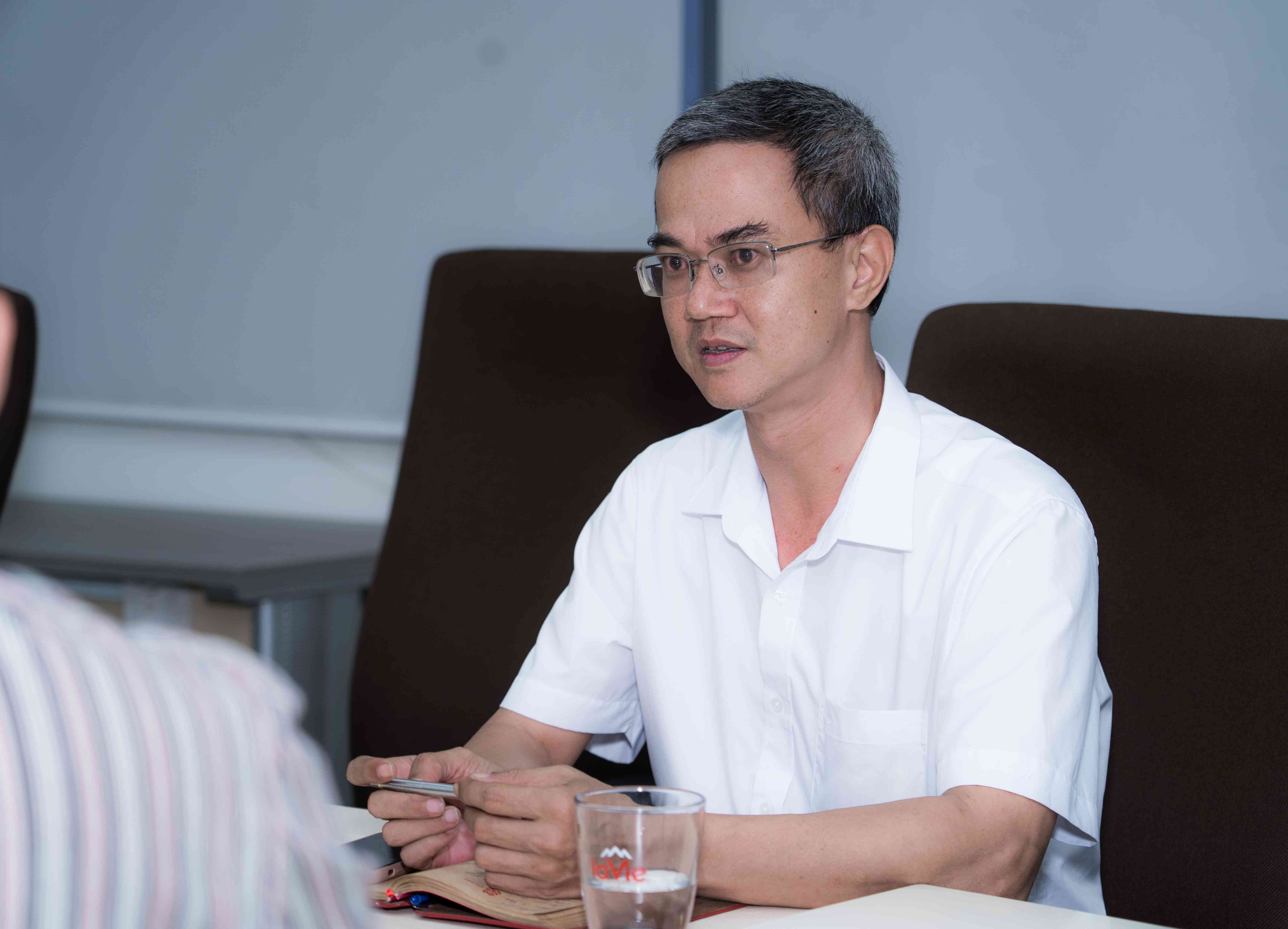 Ban Chấp hành họp thảo luận định hướng cho giai đoạn phát triển mới của Cộng đồng Cựu Sinh viên Hoa Sen.