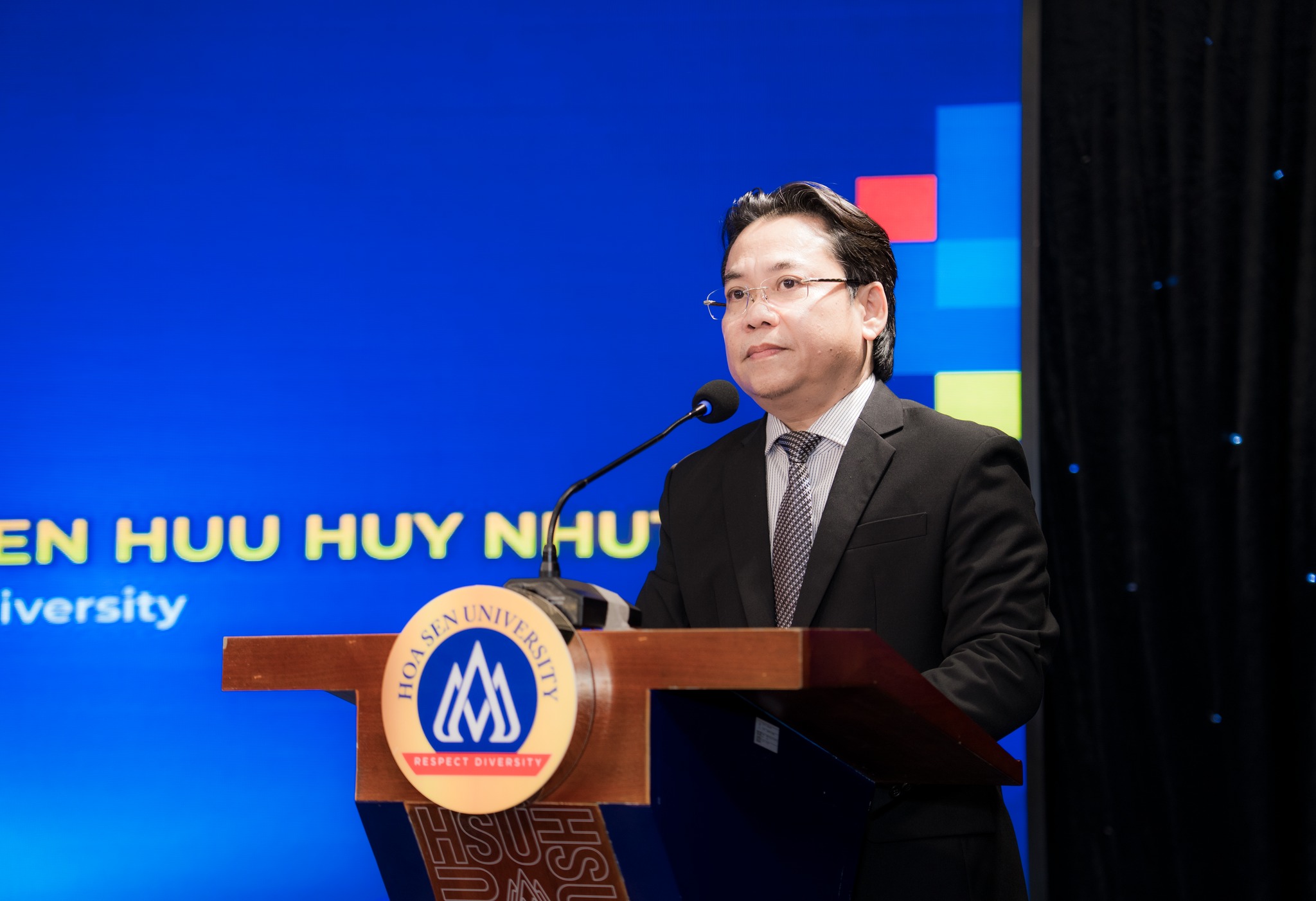 PGS.TS Nguyễn Hữu Huy Nhựt - Phó Hiệu trưởng phụ trách HSU phát biểu tại Lễ trao chứng nhận UNESCO.