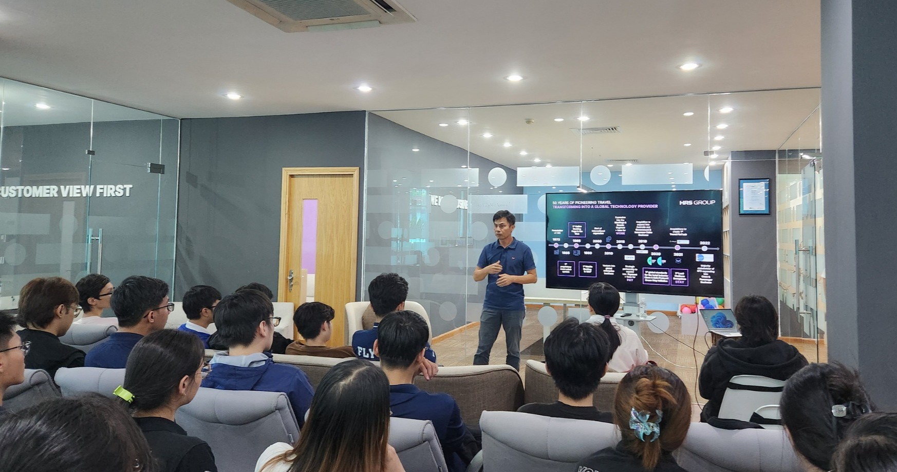 Công nghệ ứng dụng trong ngành du lịch: Góc nhìn từ HRS Group