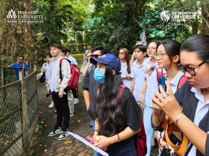 Đột Nhập Vào Buổi Học Ngoại Khóa Của Sinh Viên Hoa Sen – De Montfort