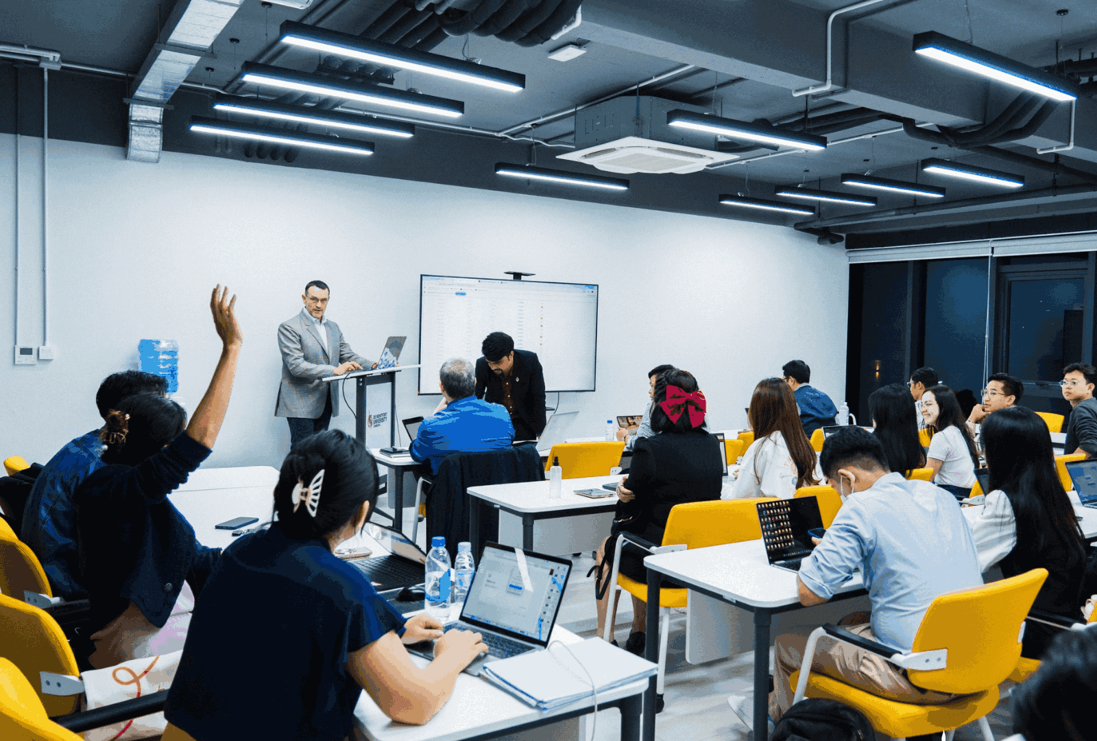 Dự bị đại học quốc tế - International Year Zero Program