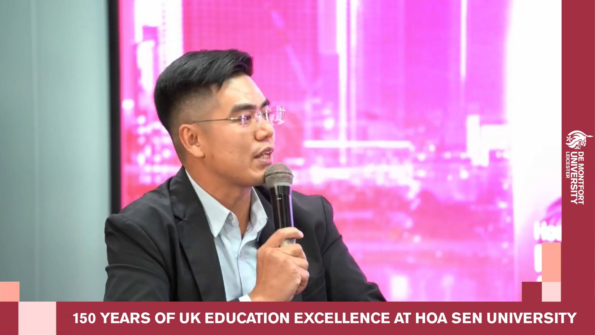 ThS. Phù Trường Thắng – Viện phó Viện Đào tạo và Hợp tác Quốc tế HSU chia sẻ trong buổi livestream