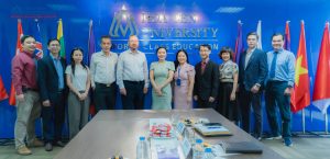MM Mega Market meeting with Hoa Sen University