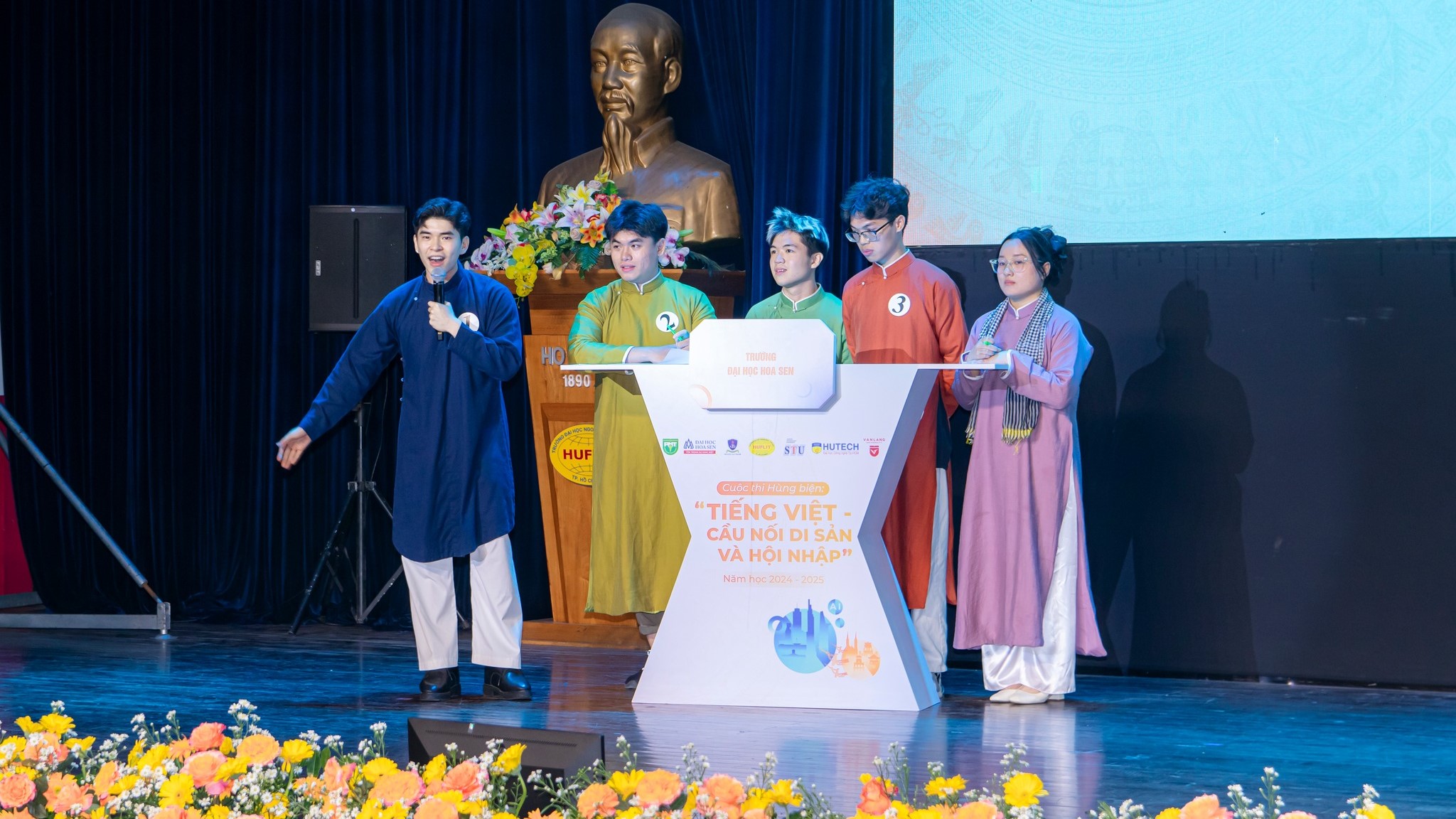 Sinh viên ngành Luật xuất sắc giành ngôi vị Á quân cuộc thi Hùng biện Tiếng Việt 2025
