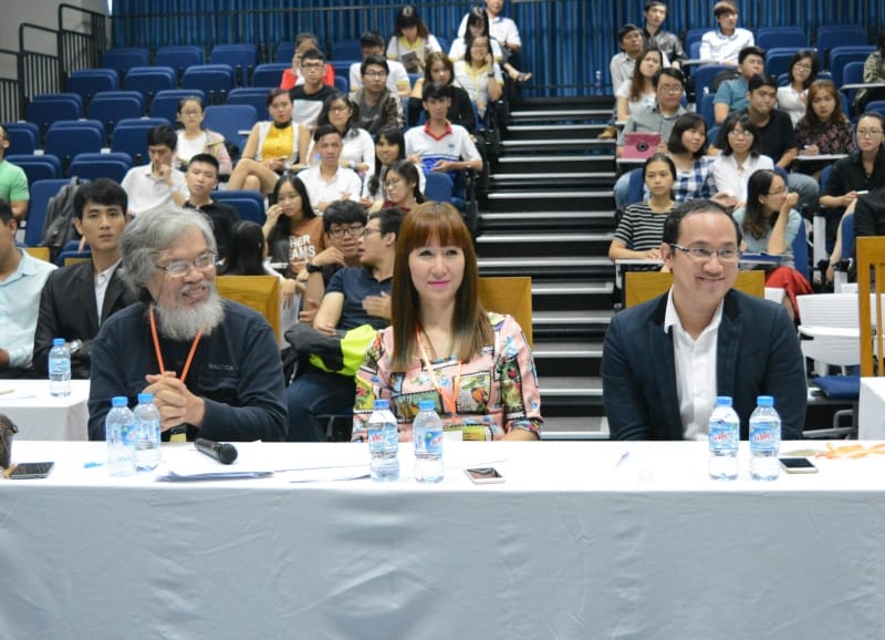 dsc_0179 Hình 1: Thành phần ban giám khảo cuộc thi Marketer 3.0