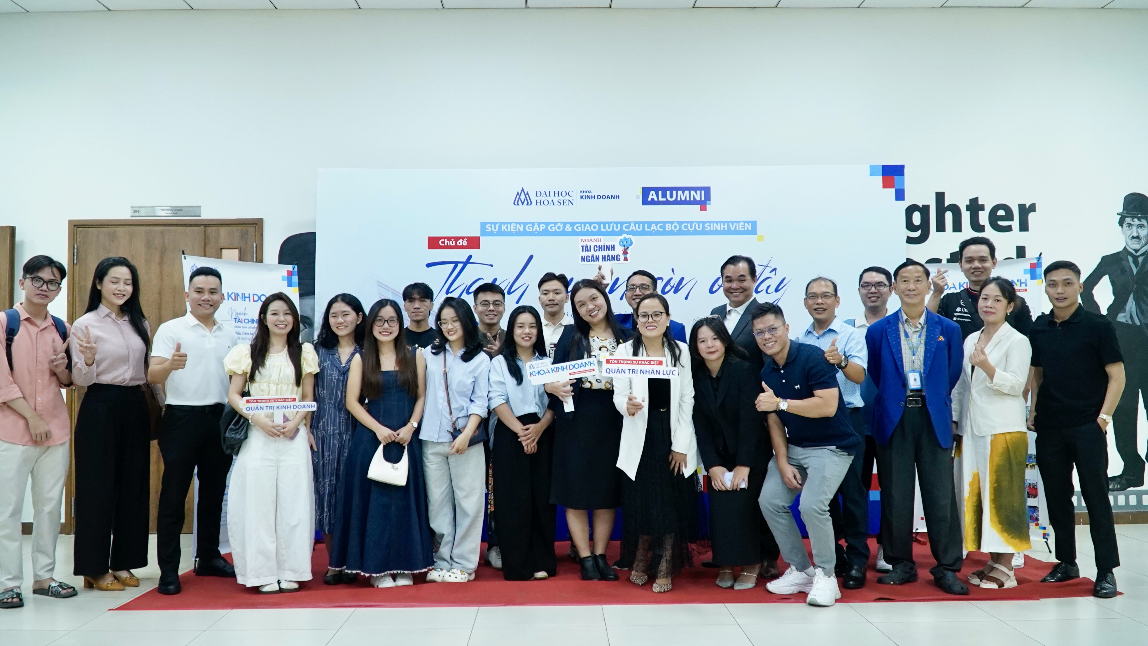 cuusinhvienkhoakinhdoanh