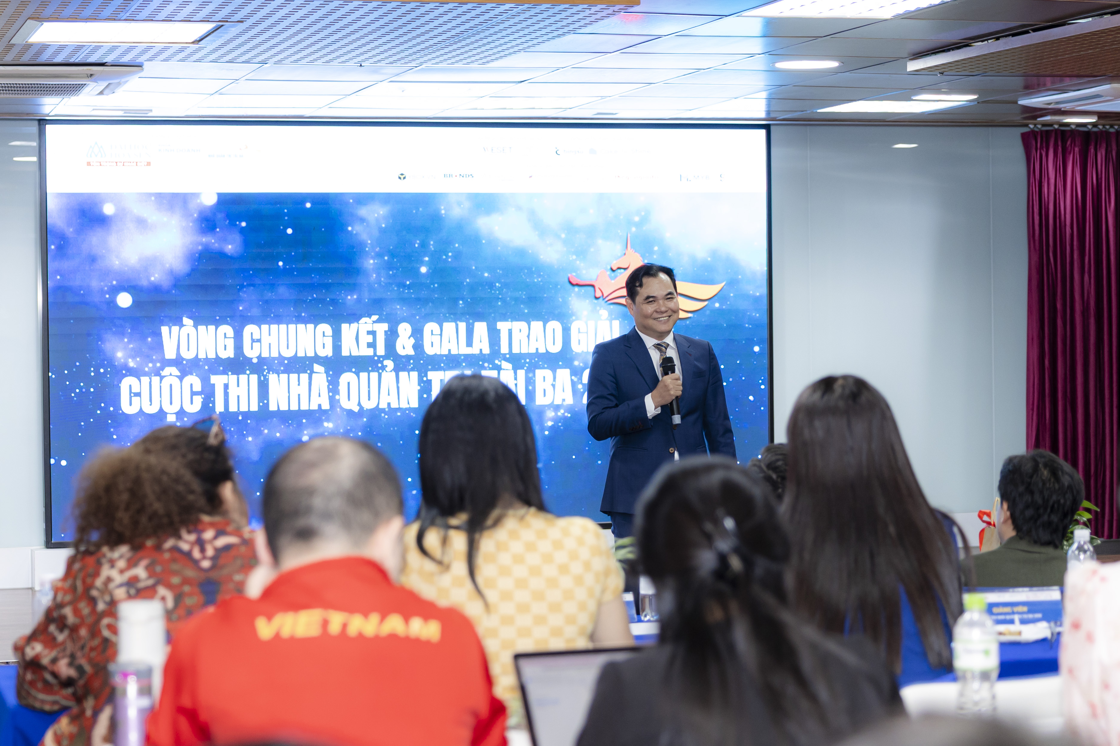 phattrienbansacdiaphuongthongquacuocthi