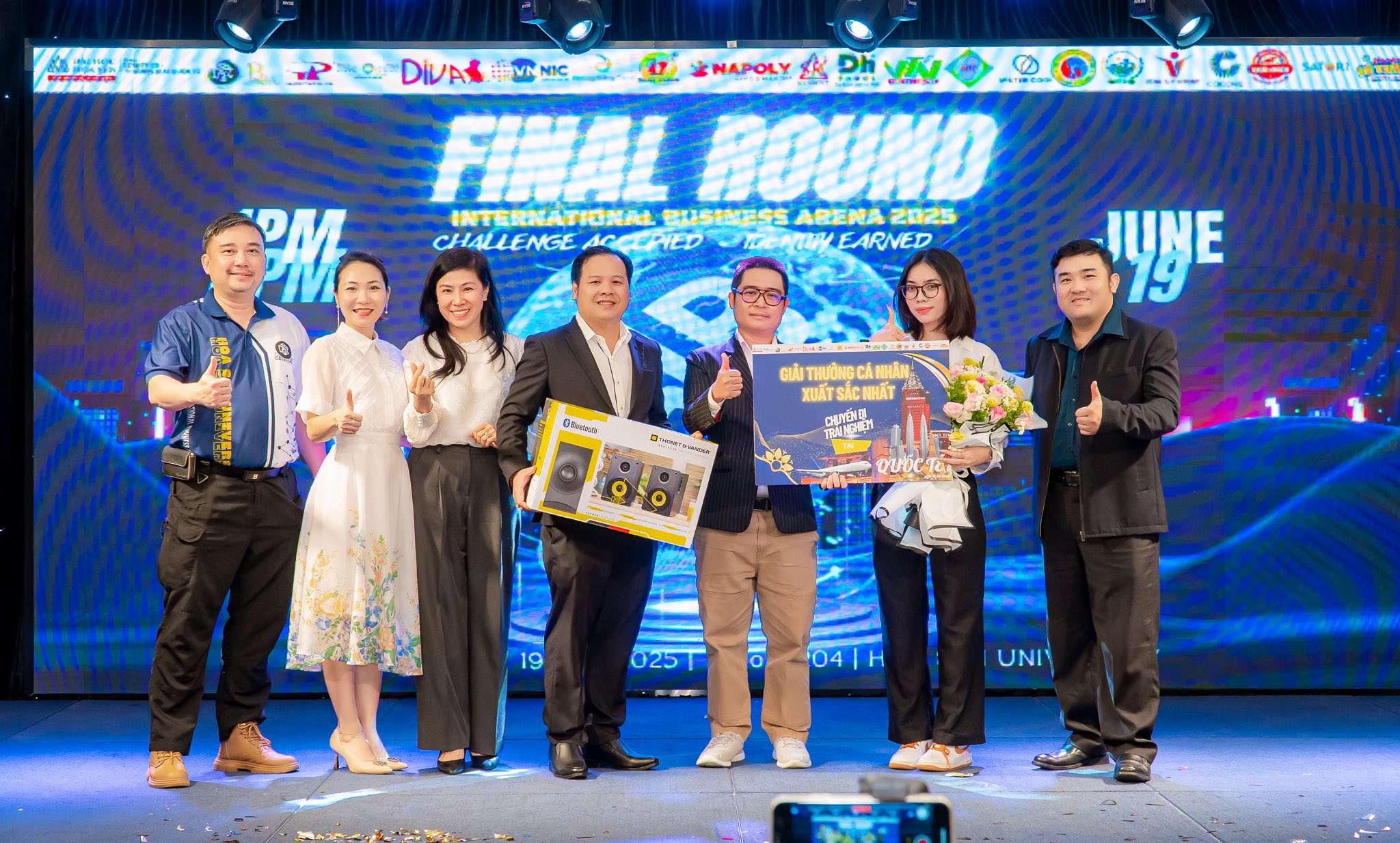 Giải cá nhân xuất sắc nhất thuộc về bạn Nguyễn Hoàng Anh Thư