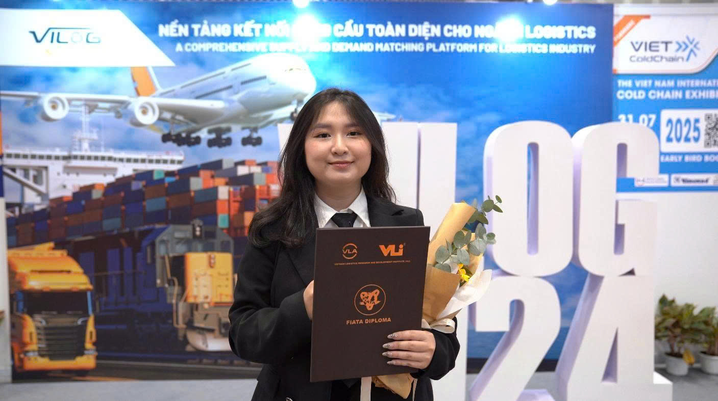 Sinh viên ngành Logistics HSU tự tin vươn ra thế giới với chứng chỉ FIATA danh giá từ Thụy Sĩ