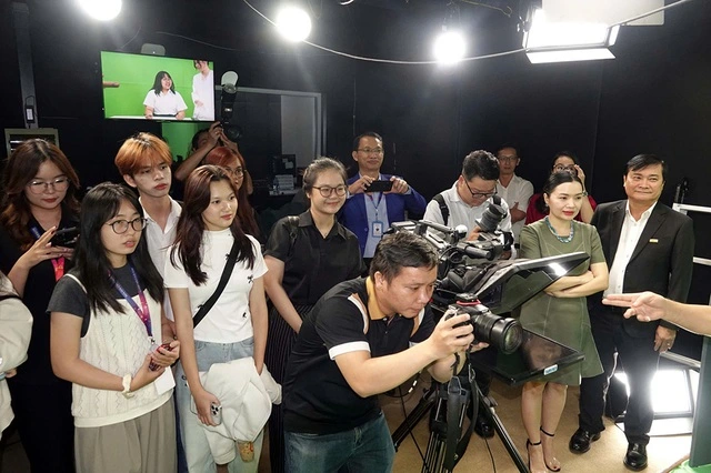 A New Standard for Marketing Education: HSU Collaborates with Thanh Nien Newspaper