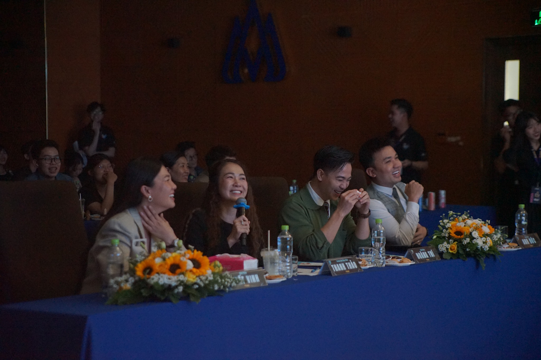 Hội đồng Giám khảo là các MC nổi tiếng