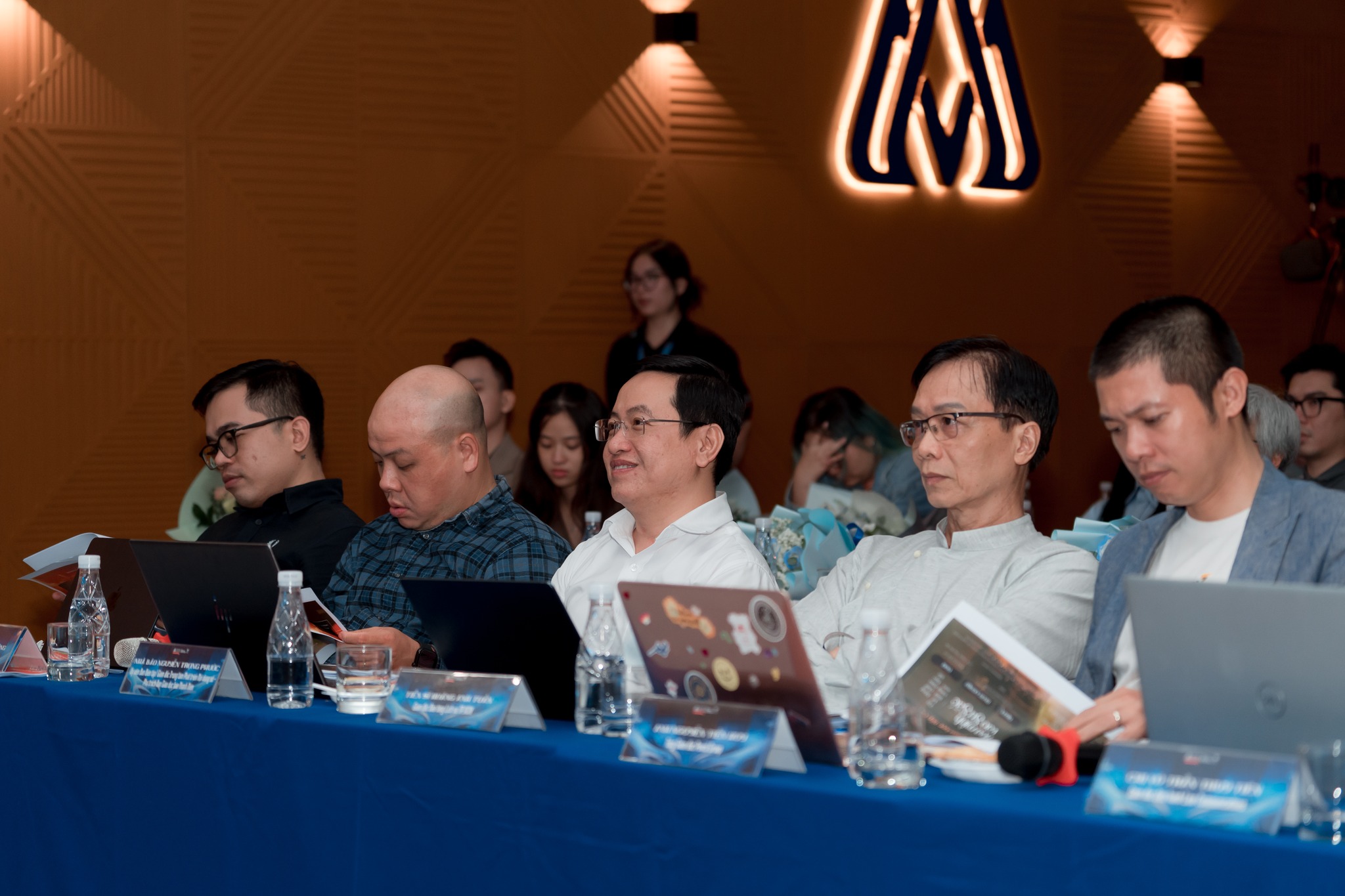 Hội đồng Ban giám khảo của Gala Chung kết TVCreate 2025 gồm những chuyên gia trong lĩnh vực marketing – truyền thông
