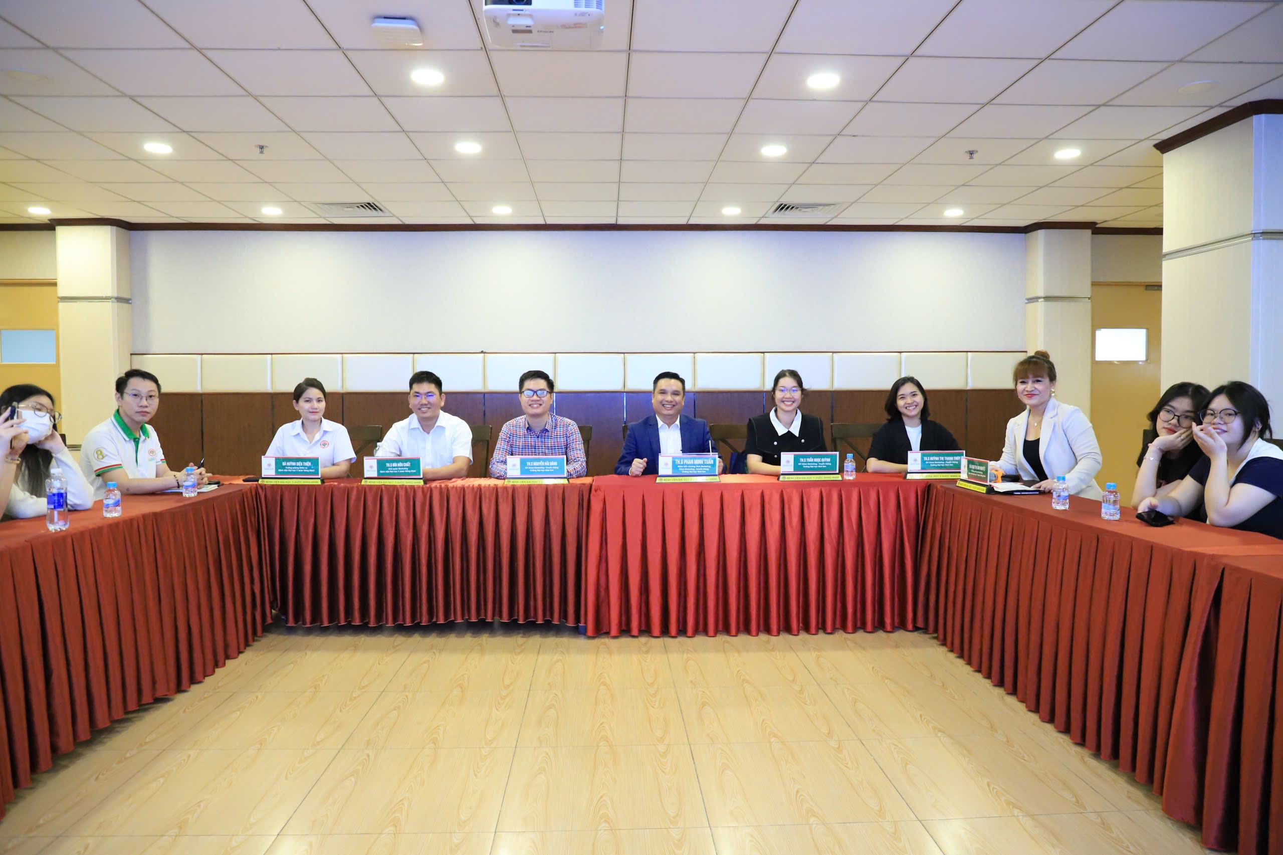 HSU Marketing Students “Change Their Perspective” on Healthcare Marketing after a Field Trip to Shing Mark University Medical Hospital