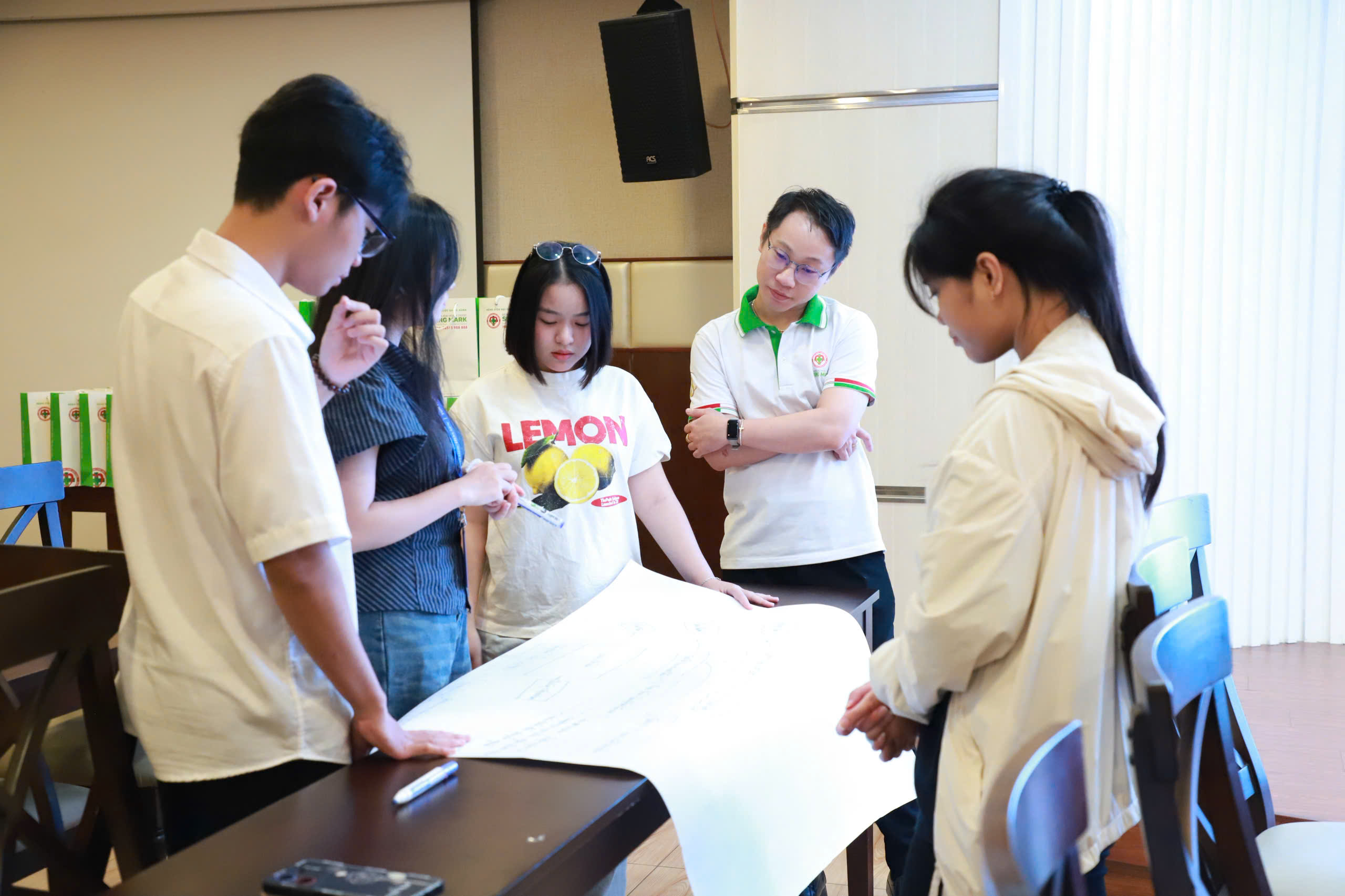 HSU Marketing Students “Change Their Perspective” on Healthcare Marketing after a Field Trip to Shing Mark University Medical Hospital