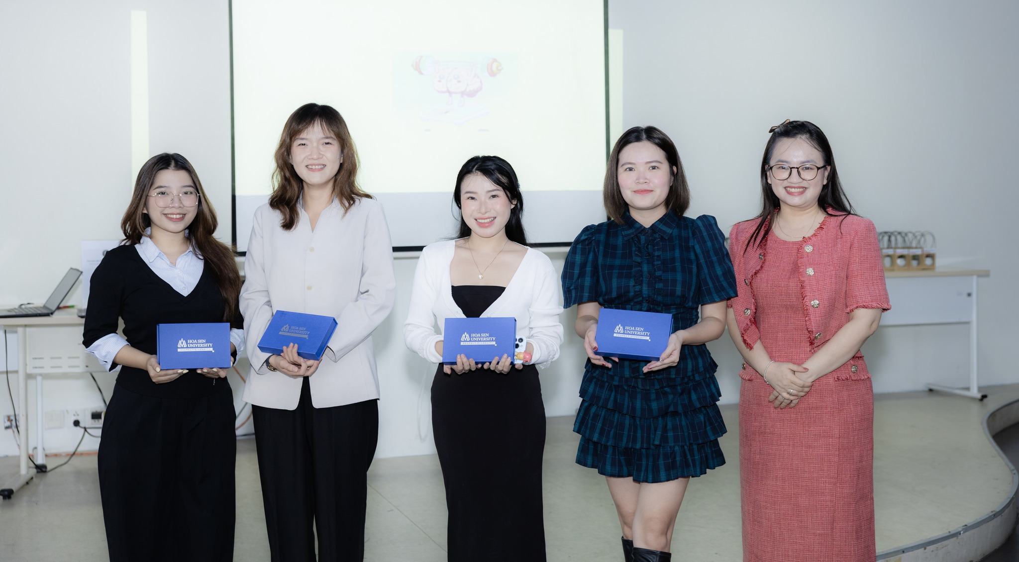 10/01/2026, Khoa MKT-TT HSU  họp mặt cựu sinh viên mang ý nghĩa của một hành trình “trở về”,  cùng kết nối, sẻ chia và tiếp tục đồng hành.