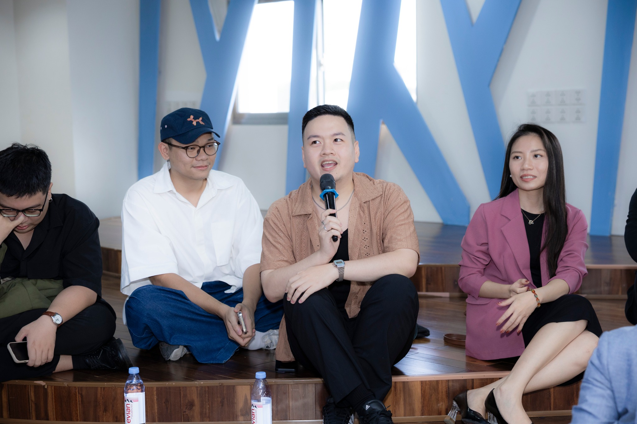 10/01/2026, Khoa MKT-TT HSU  họp mặt cựu sinh viên mang ý nghĩa của một hành trình “trở về”,  cùng kết nối, sẻ chia và tiếp tục đồng hành.