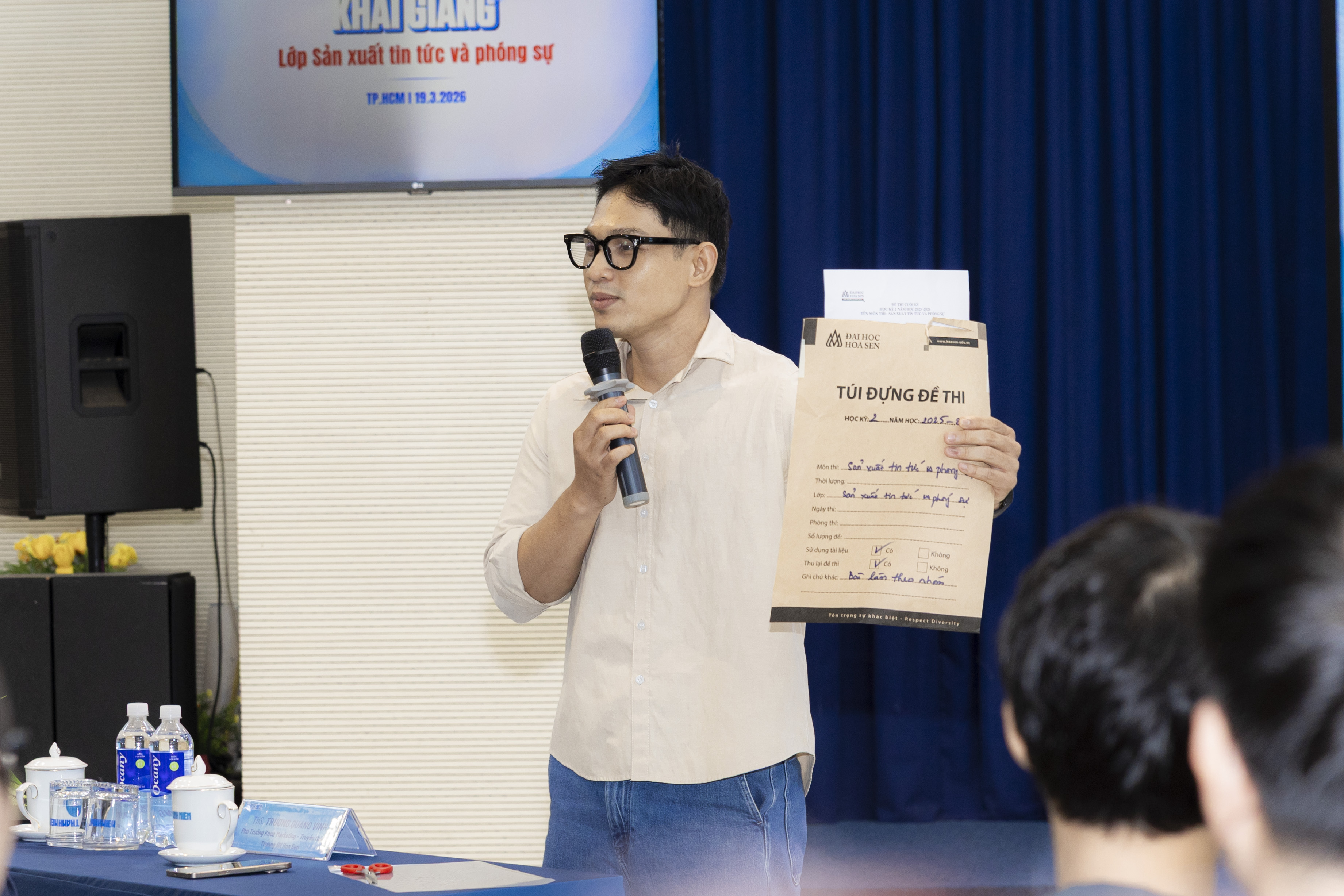 Lễ khai giảng học phần Sản xuất tin tức và phóng sự  của lớp PR được tổ chức trực tiếp tại Tòa soạn Báo Thanh Niên