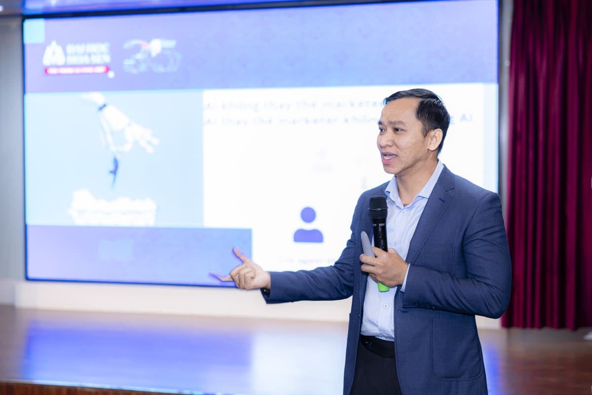 ThS. Trương Quang Vinh - Phó Trưởng khoa Marketing Truyền thông Trường Đại học Hoa Sen mang đến góc nhìn về những xu hướng đang định hình sáng tạo Marketing trong kỷ nguyên AI