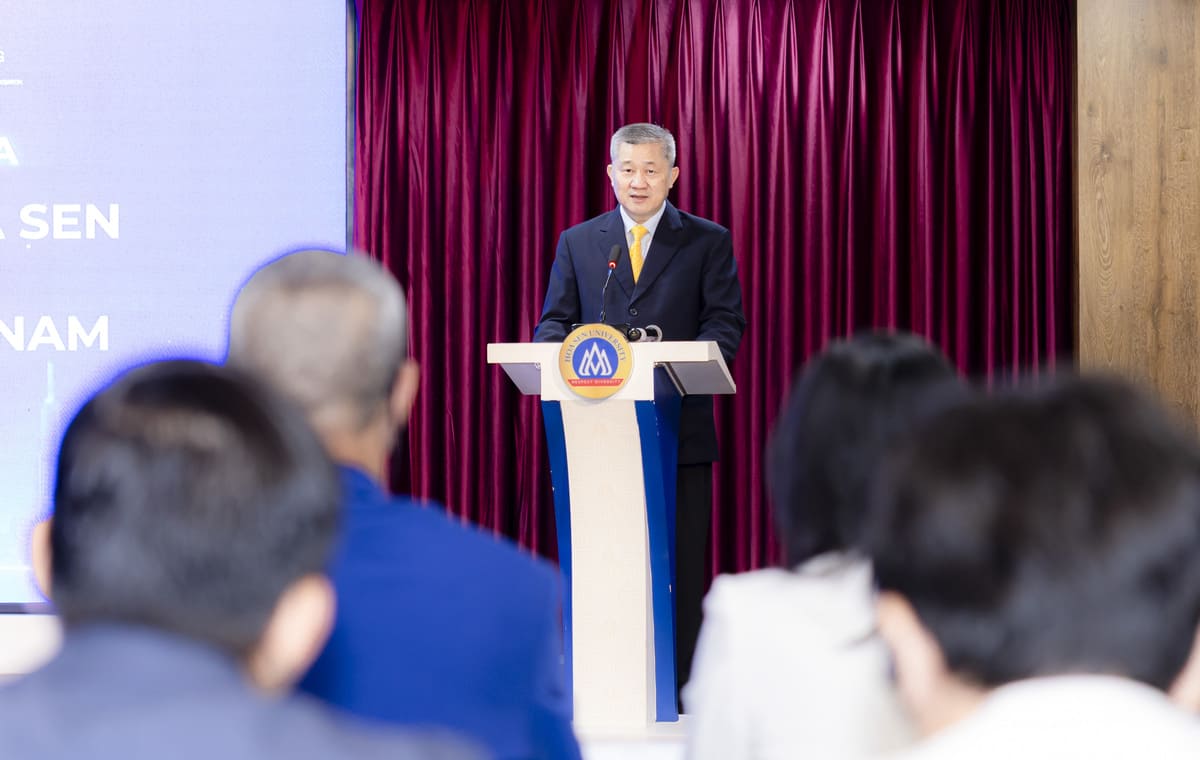 Ông Trần Hoàng – Chủ tịch Hội Marketing Việt Nam, Nhà sáng lập & Chủ tịch VietnamMarcom phát biểu tại buổi lễ ký kết