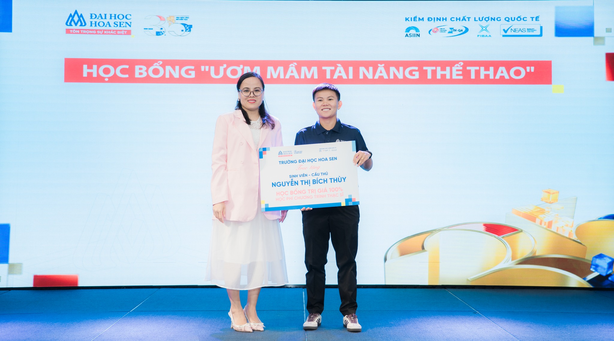 hoc-bong-toan-phan-cau-thu-nguyen-thi-bich-thuy