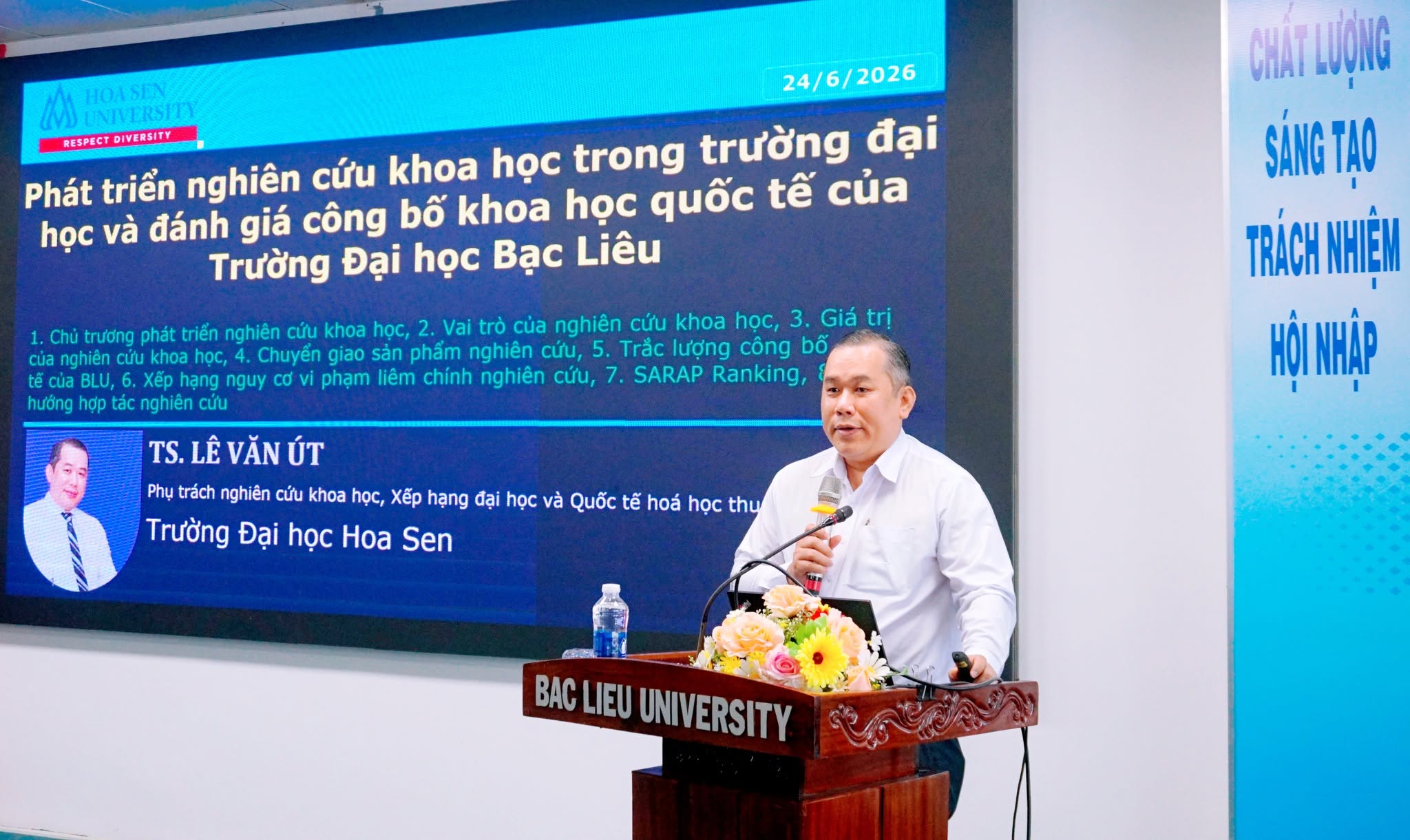 TS-Le-Van-Ut-pho-hieu-truong-phat-bieu