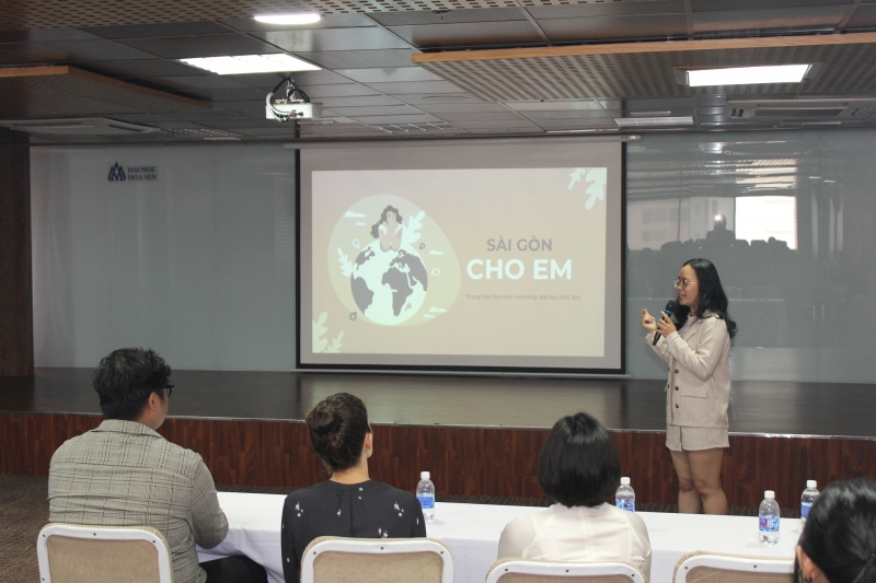 Sinh viên Trần Thị Bích Liên - Điều phối dự án Sài Gòn cho em - nêu lên những cảm xúc và lợi ích có được qua việc tham gia dự án Service-Learning