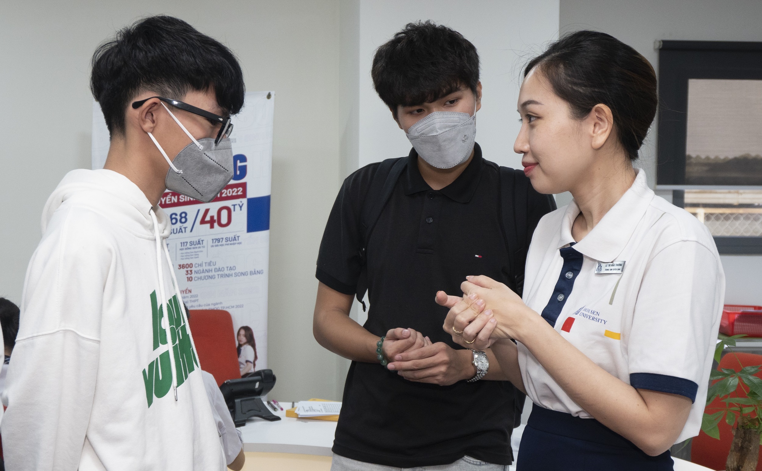 DH Hoa Sen tu van tuyen sinh dai hoc