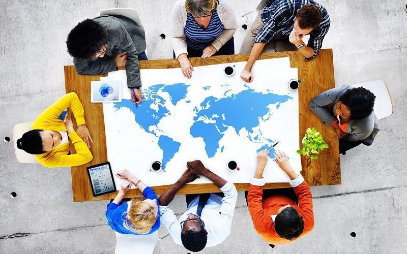 Học ngành kinh doanh quốc tế giúp các bạn sinh viên trau dồi kiến thức trong lĩnh vực kinh doanh trên thị trường quốc tế