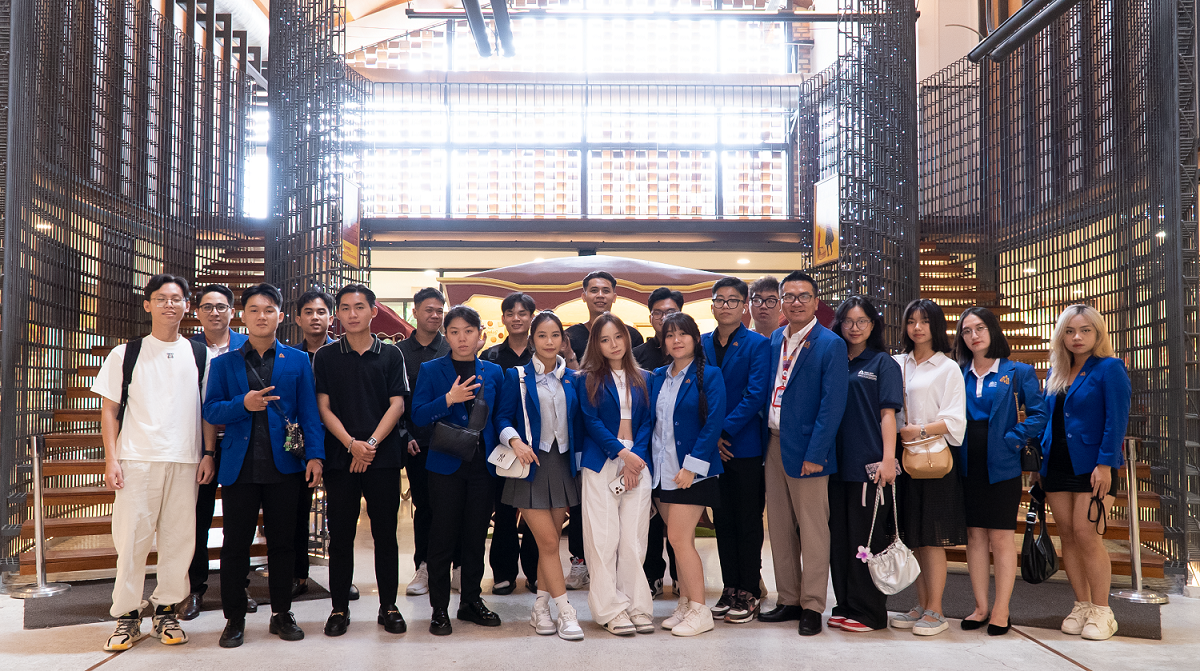 Đoàn Hoa Sen Go Global tham quan doanh nghiệp tại Malaysia