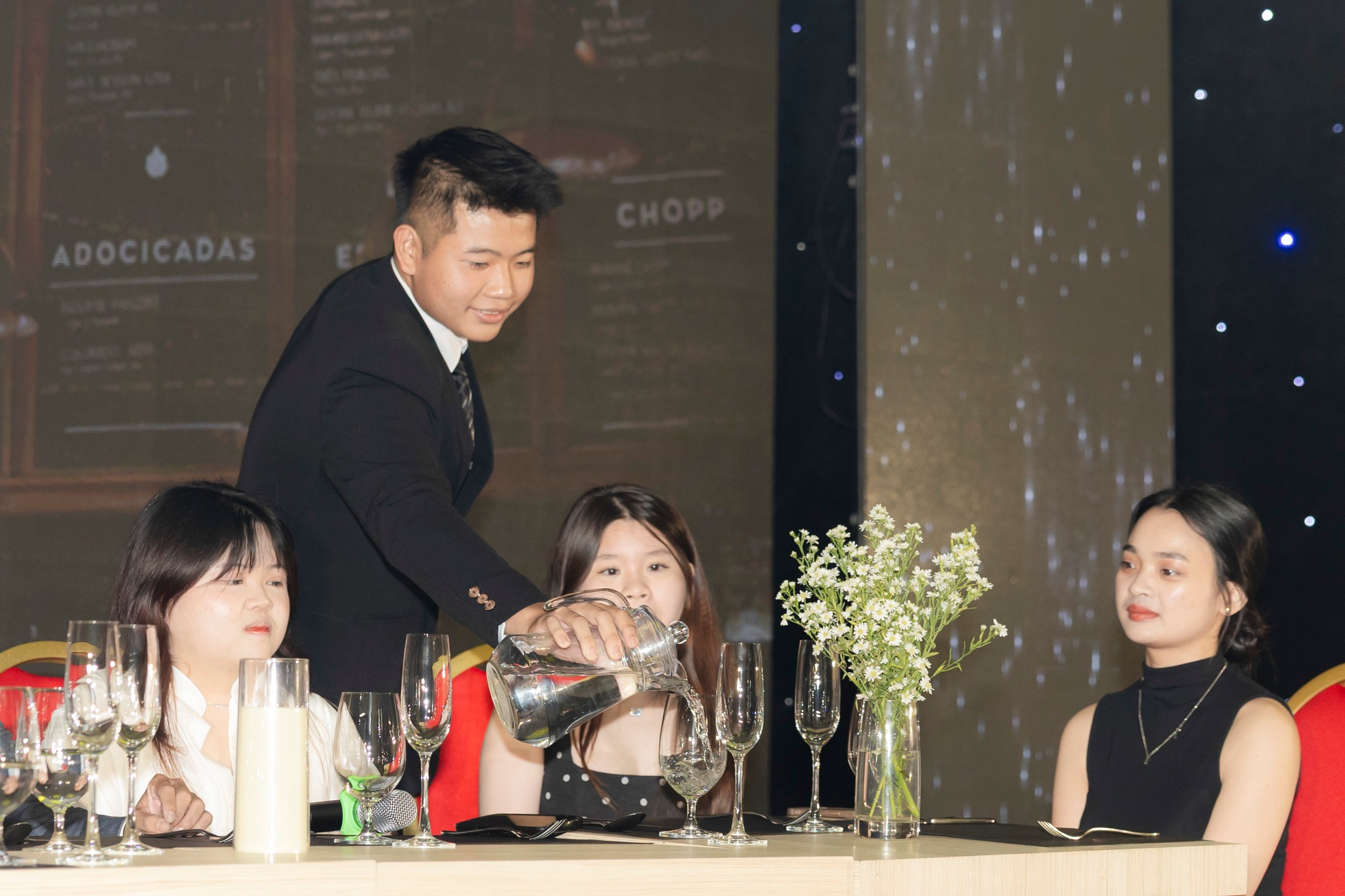 Top 10 trường đào tạo ngành quản trị khách sạn tốt nhất 2026