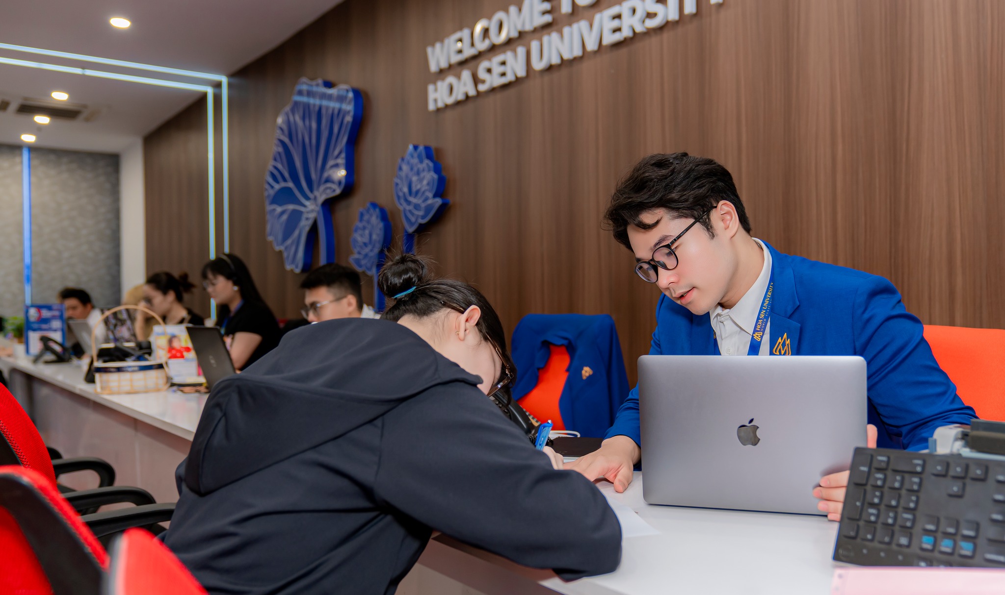 Thí sinh 2K7 hoàn tất hồ sơ nhập học