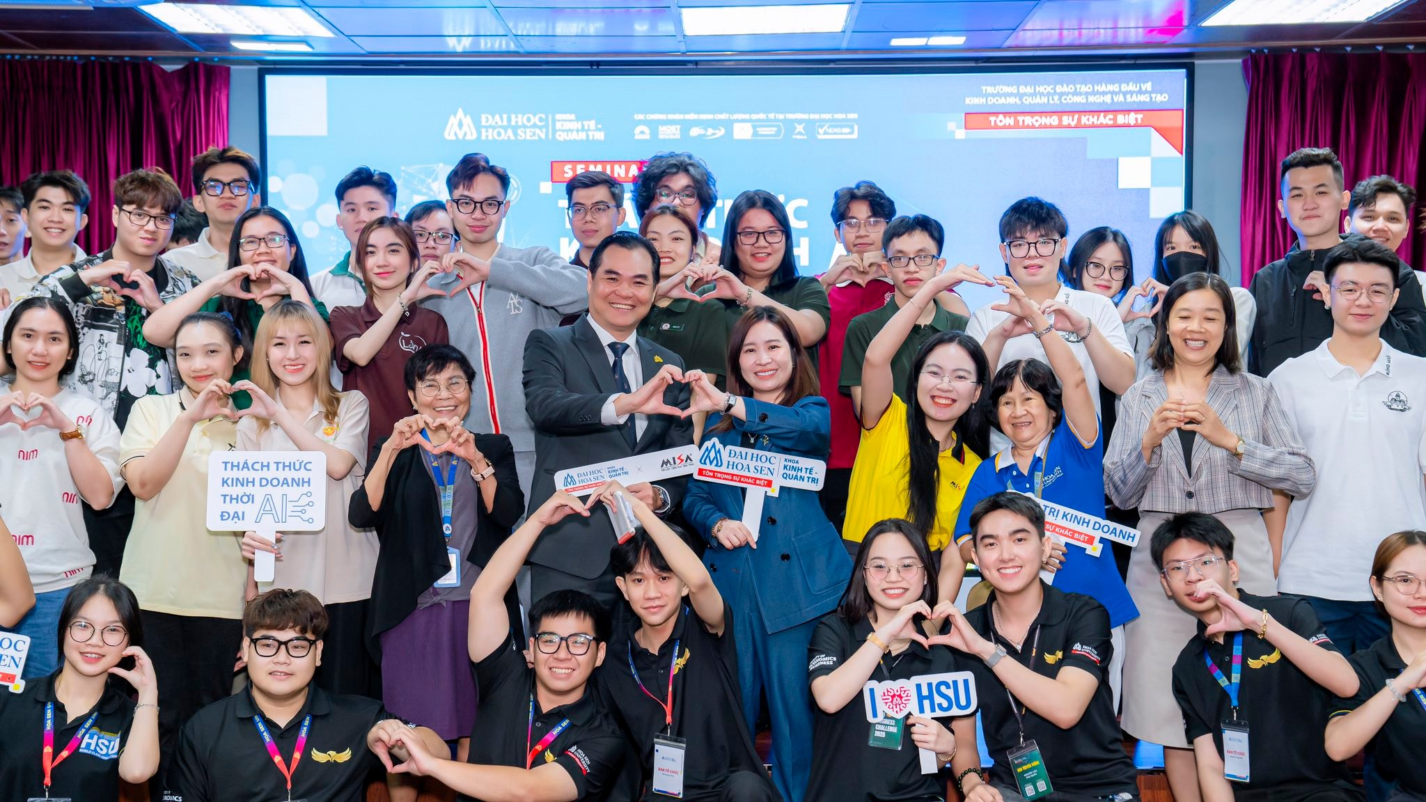 5 ngành học phù hợp với người hướng ngoại (P1)