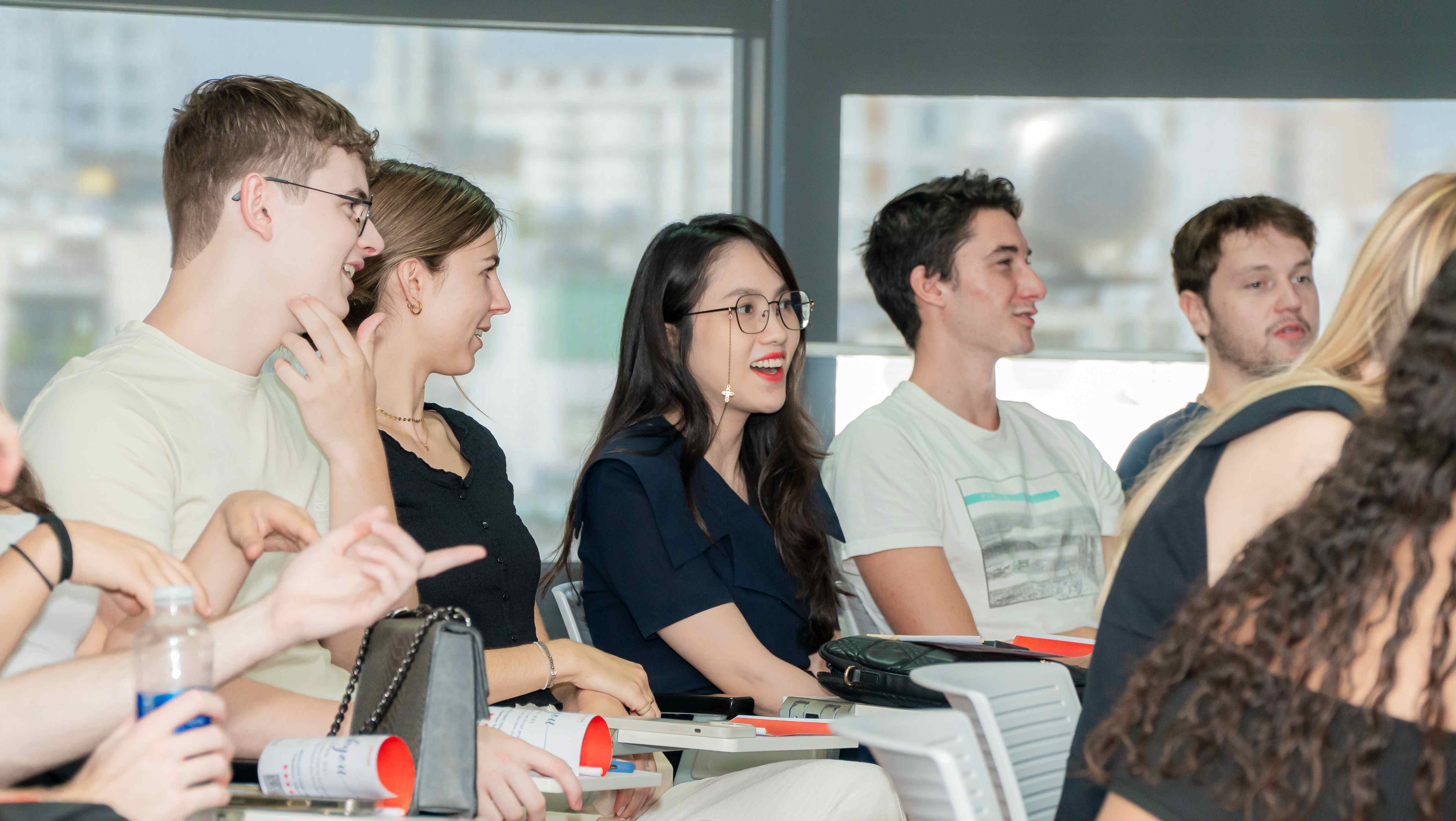 Tiếng Anh thương mại và Truyền thông doanh nghiệp