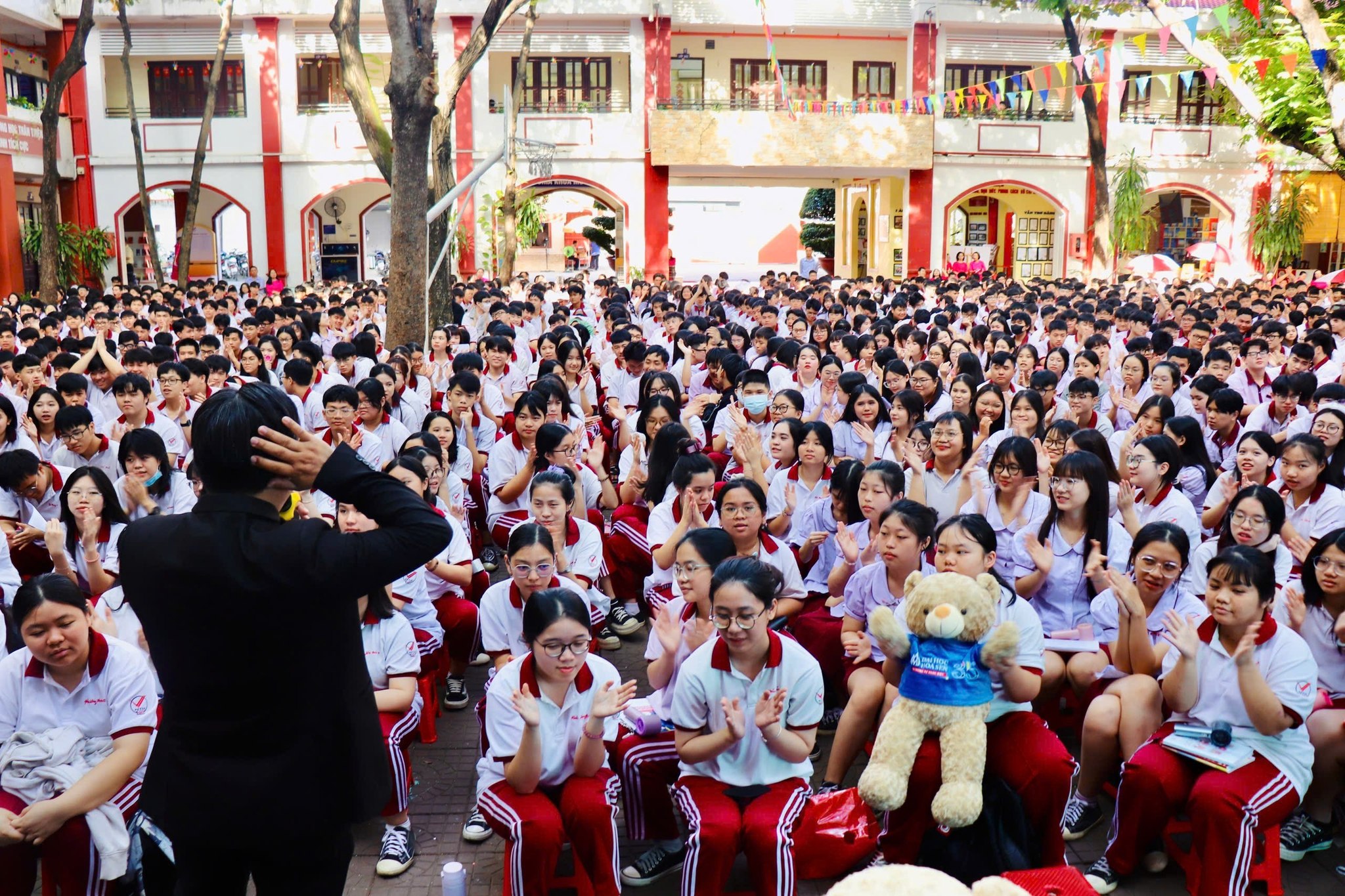 Tổ chức chương trình định hướng nghề nghiệp cho THPT Ngô Thời Nhiệm