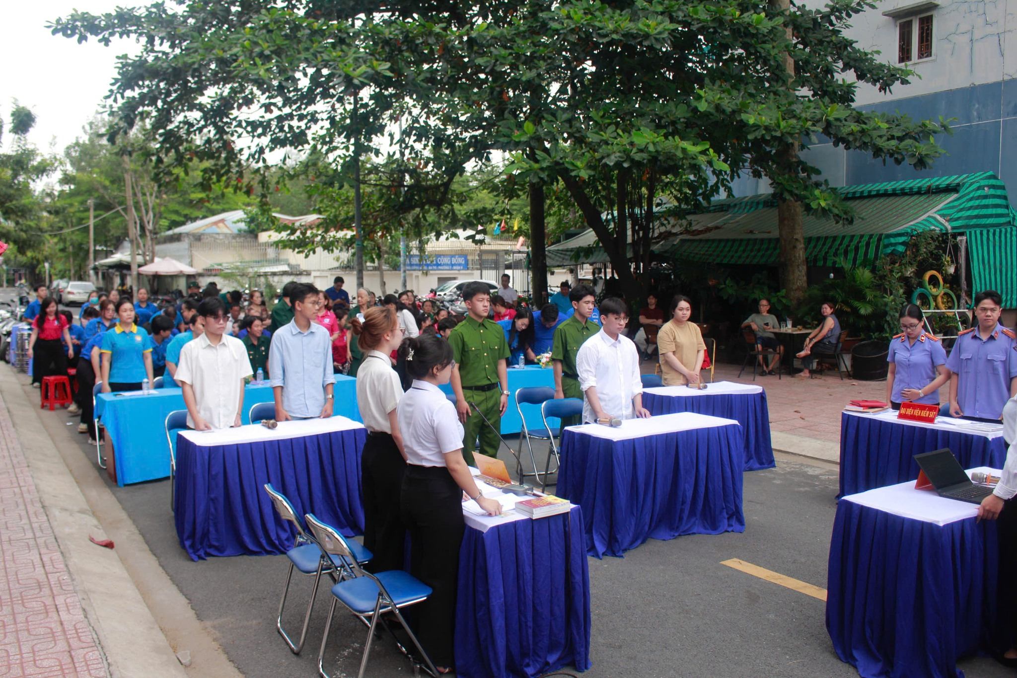 Khoa Luật HSU tổ chức phiên tòa giả định tuyên truyền pháp luật, nói không với bạo lực gia đình