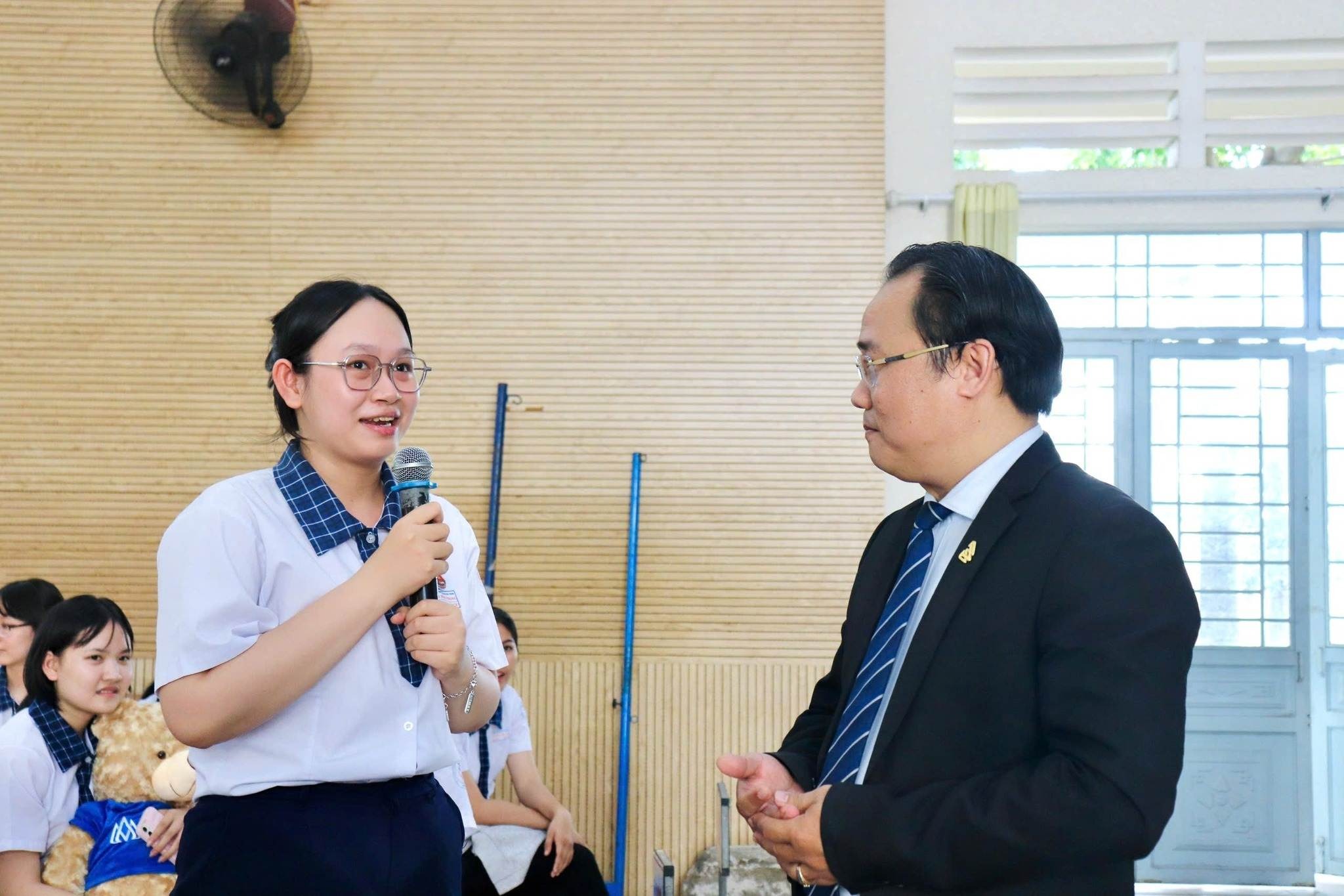 Gen Z Lê Hồng Phong “hỏi xoáy” chuyện tương lai – chuyên gia HSU giải đáp tận tâm