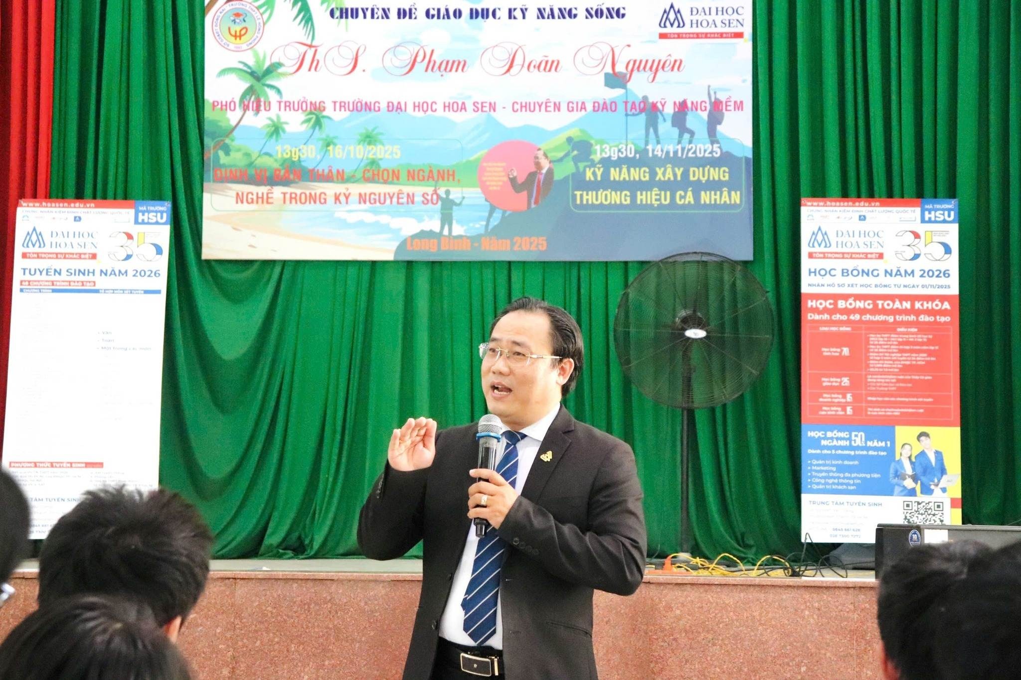 Gen Z Lê Hồng Phong “hỏi xoáy” chuyện tương lai – chuyên gia HSU giải đáp tận tâm