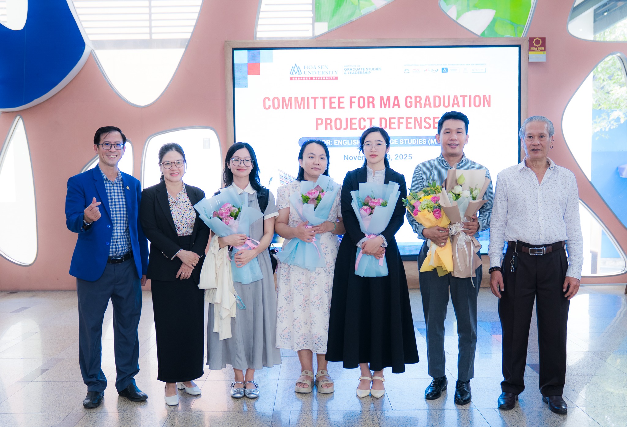 Học viên xuất sắc bảo vệ thành công Đề án Tốt nghiệp Thạc sĩ Ngôn ngữ Anh