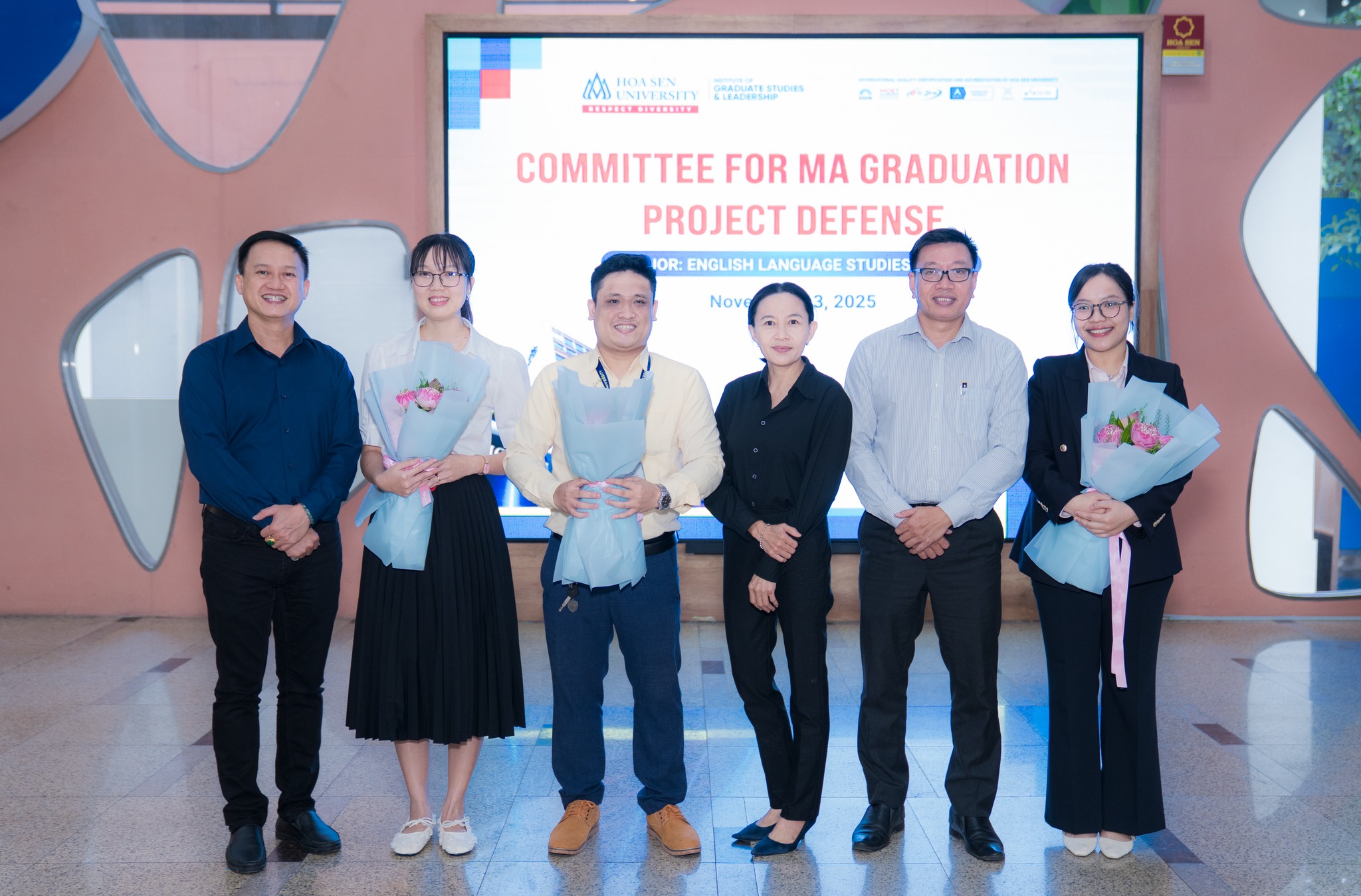 Học viên xuất sắc bảo vệ thành công Đề án Tốt nghiệp Thạc sĩ Ngôn ngữ Anh