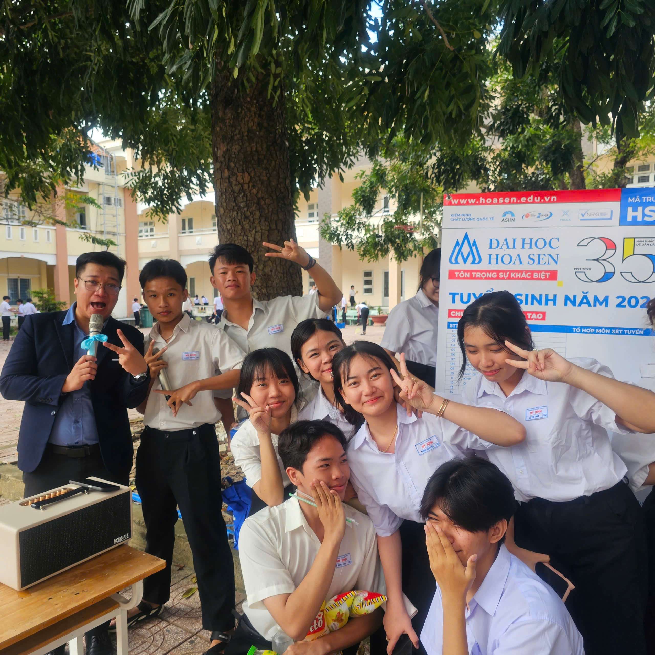 HSU đồng hành cùng học sinh THPT khu vực Tây Ninh qua hoạt động sáng tạo giờ ra chơi