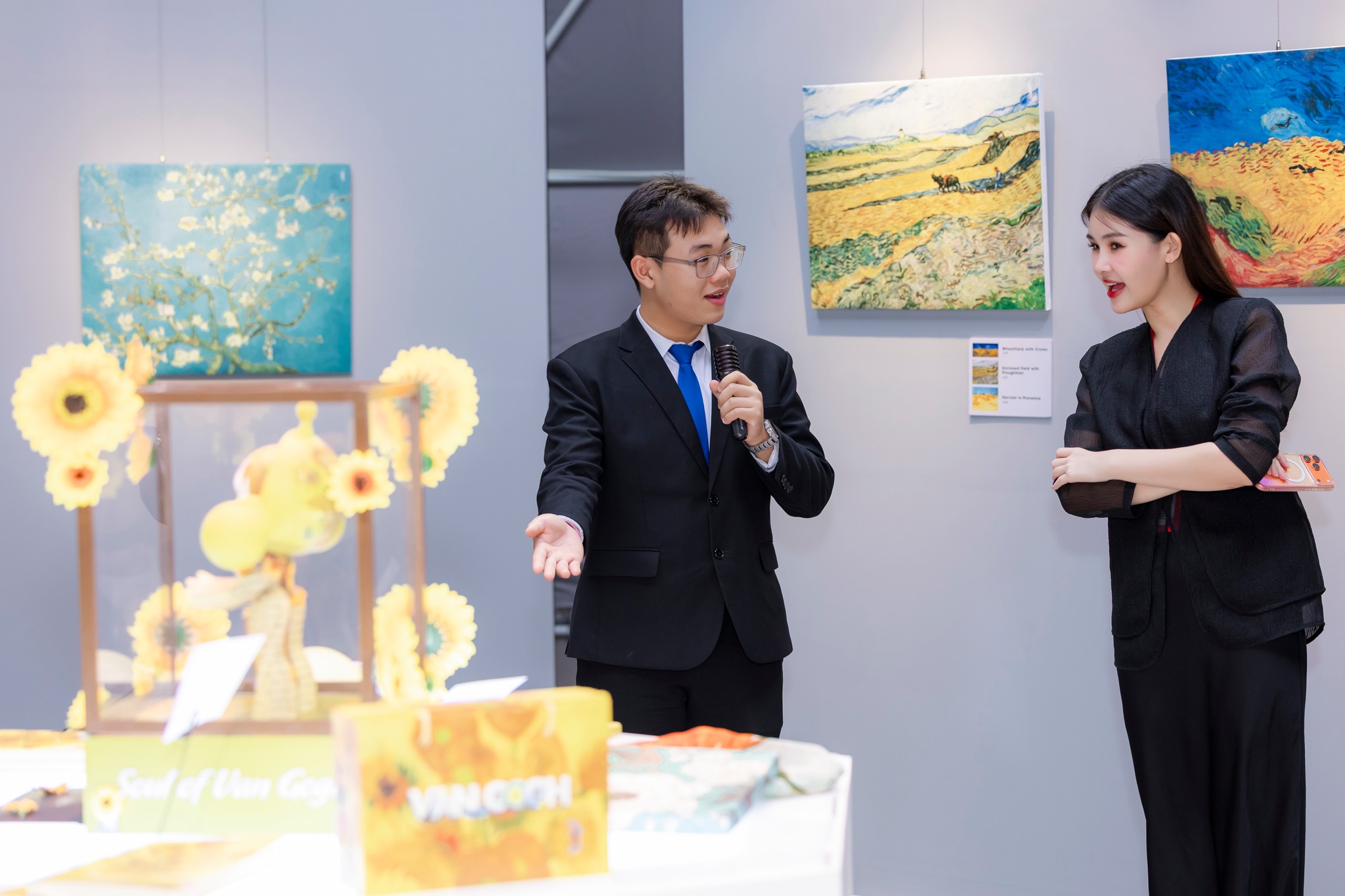 Chuyến trải nghiệm của sinh viên tại triển lãm “TỎA – Soul of Van Gogh”