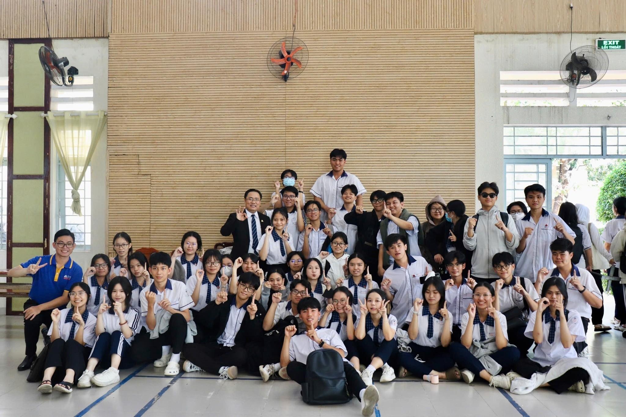 Khám phá sức mạnh "Xây dựng thương hiệu cá nhân" cùng học sinh THPT Lê Hồng Phong