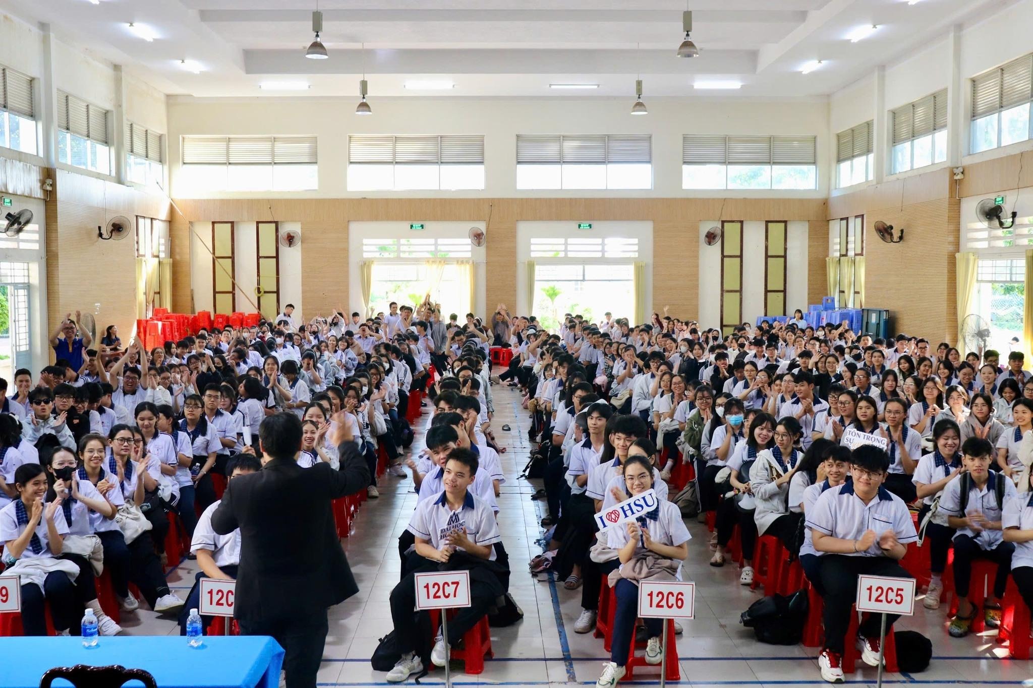 Khám phá sức mạnh "Xây dựng thương hiệu cá nhân" cùng học sinh THPT Lê Hồng Phong