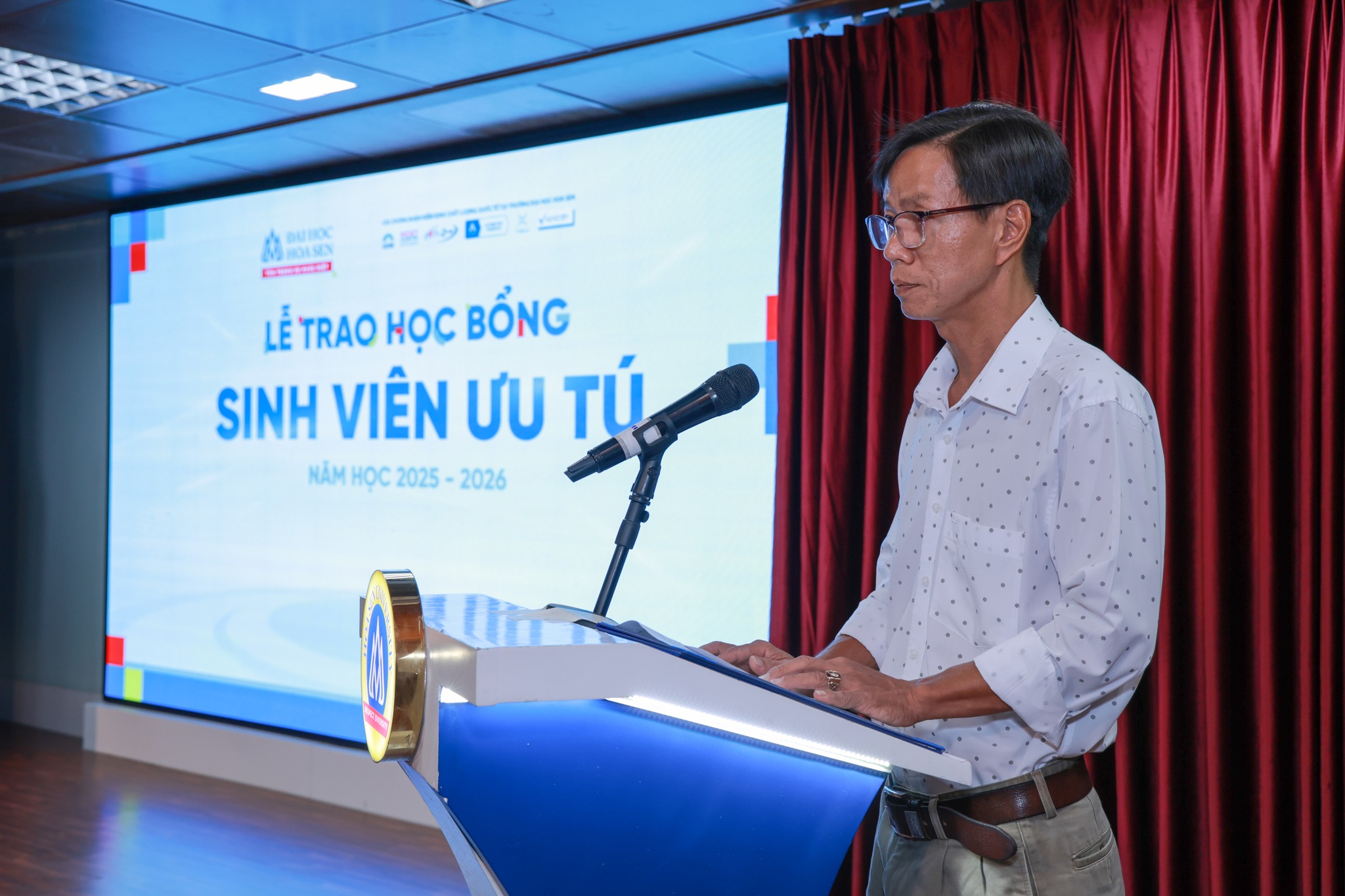 Lễ vinh danh 52 sinh viên nhận Học bổng Ưu tú: Lan tỏa ngọn lửa tri thức tại HSU