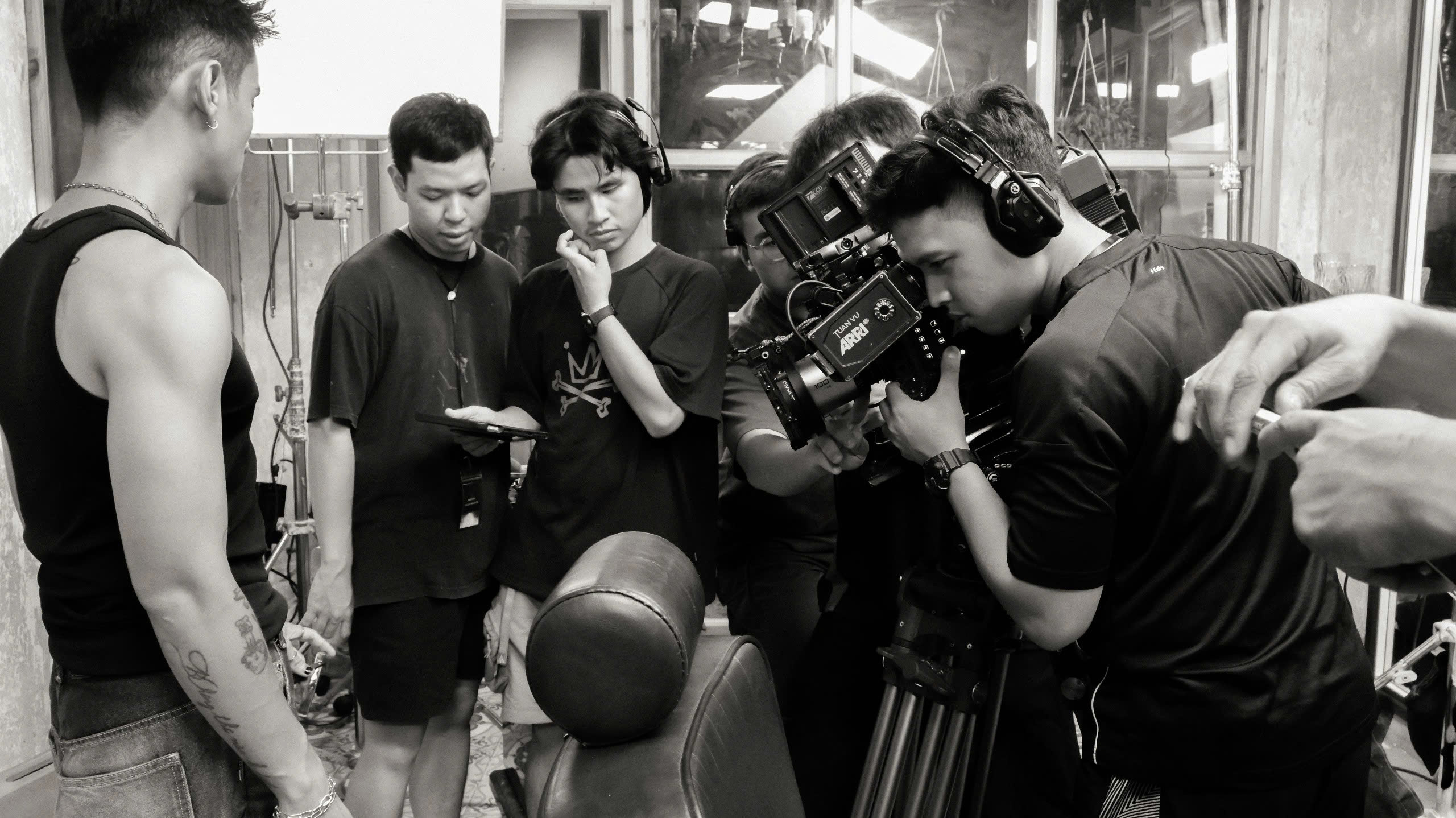 Phim Tốt Nghiệp HSU: "Nửa Đêm Nổi Hứng Đi Cắt Tóc" – Một Tác Phẩm Đầy Tinh Tế